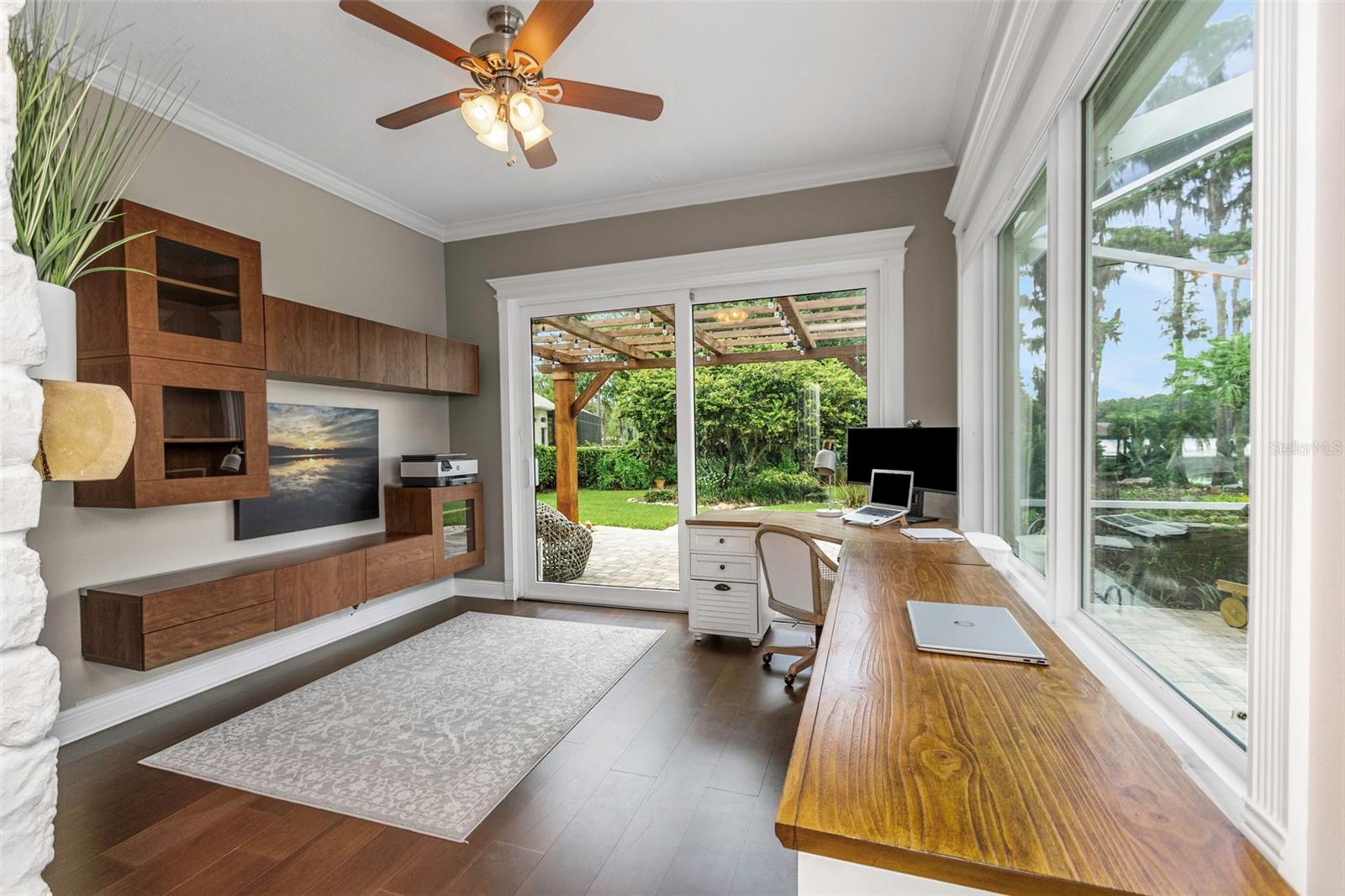Listing photo id 14 for 1402 Wyndham Lakes Drive