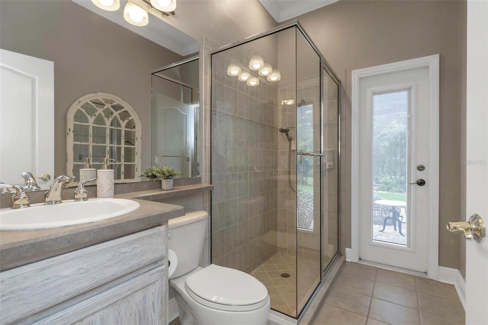 Listing photo id 17 for 1402 Wyndham Lakes Drive