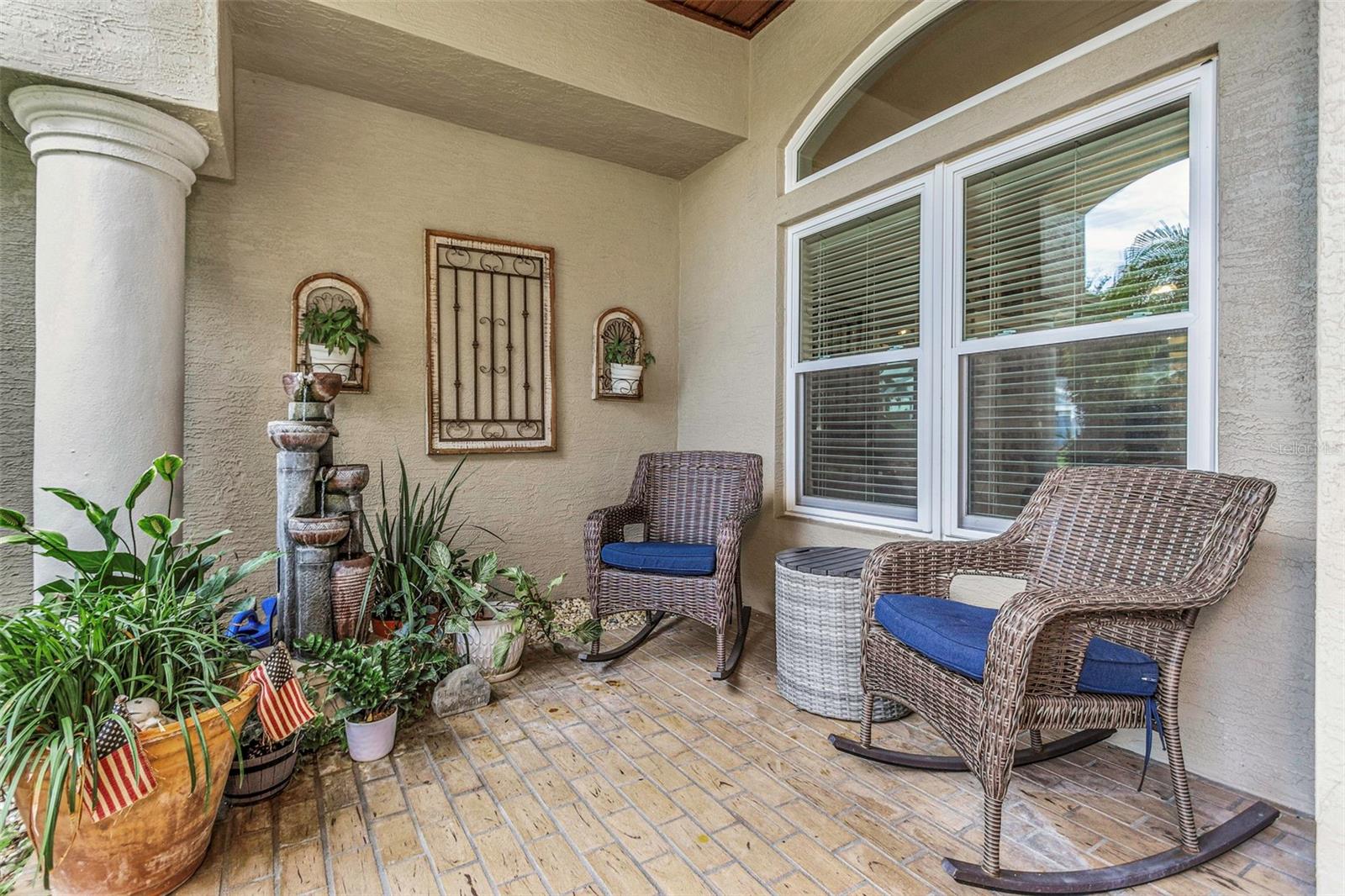 Listing photo id 1 for 1402 Wyndham Lakes Drive
