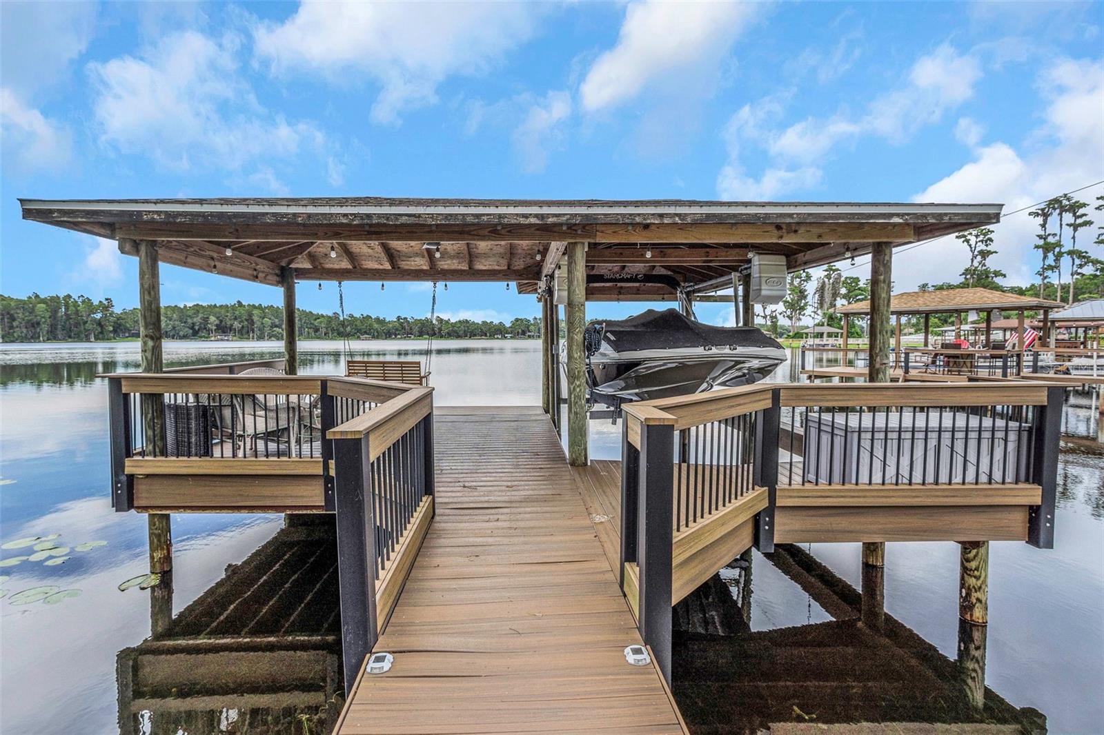 Listing photo id 32 for 1402 Wyndham Lakes Drive