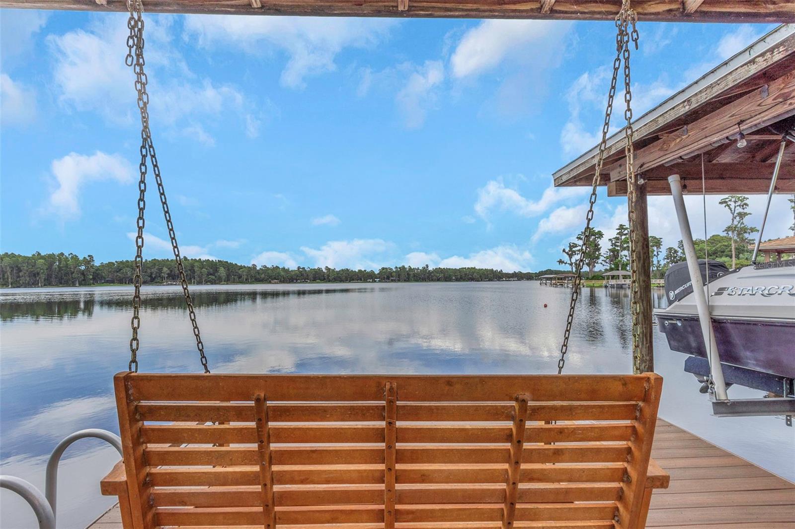 Listing photo id 34 for 1402 Wyndham Lakes Drive
