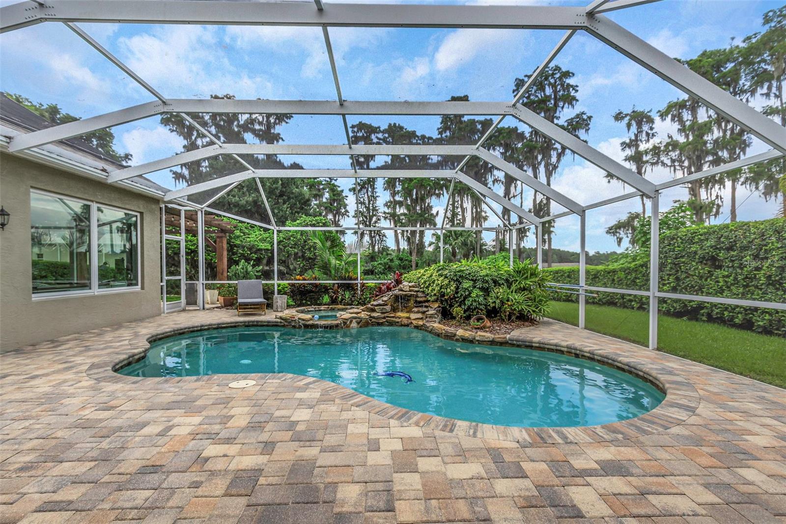 Listing photo id 36 for 1402 Wyndham Lakes Drive
