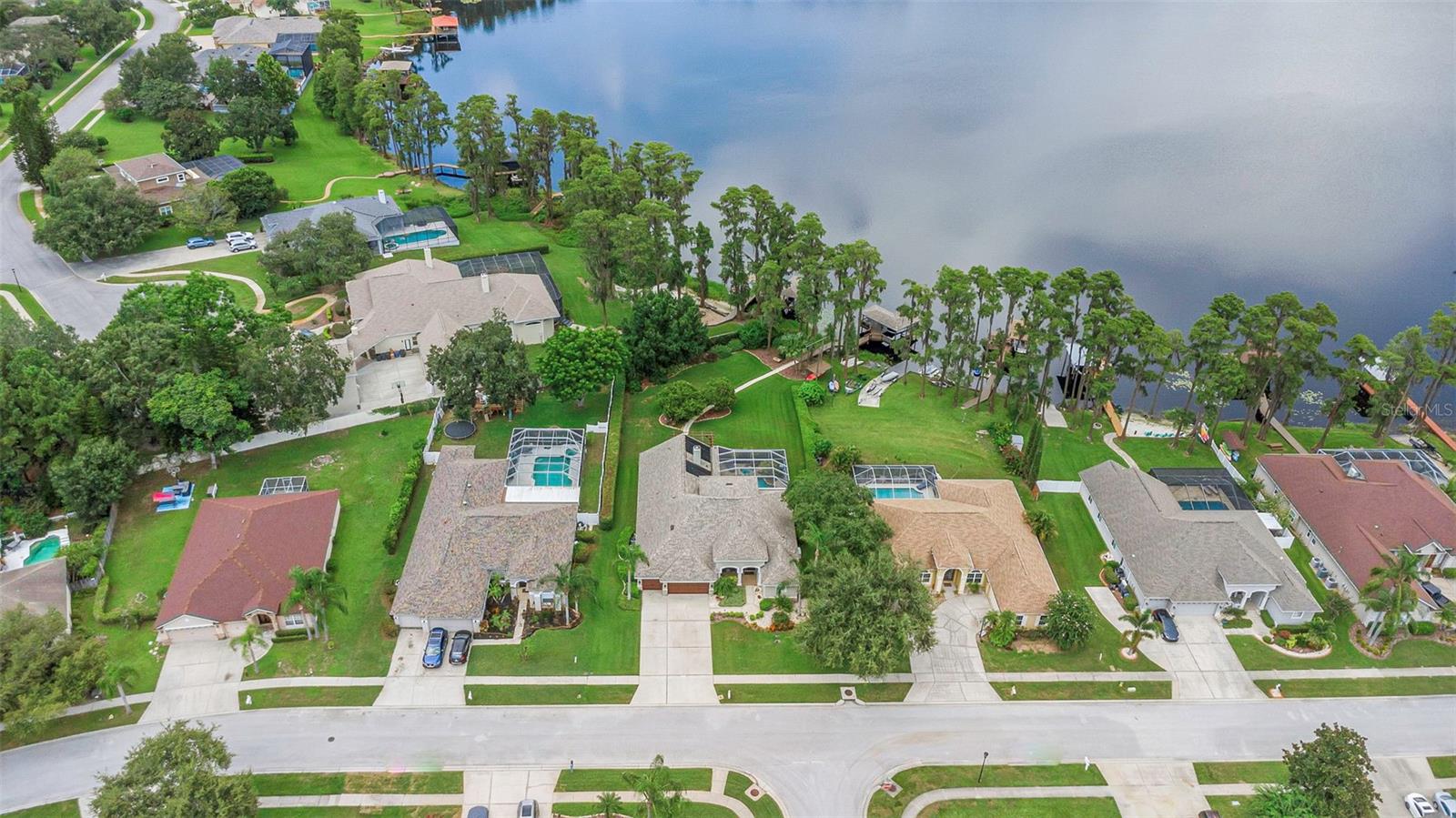 Listing photo id 43 for 1402 Wyndham Lakes Drive