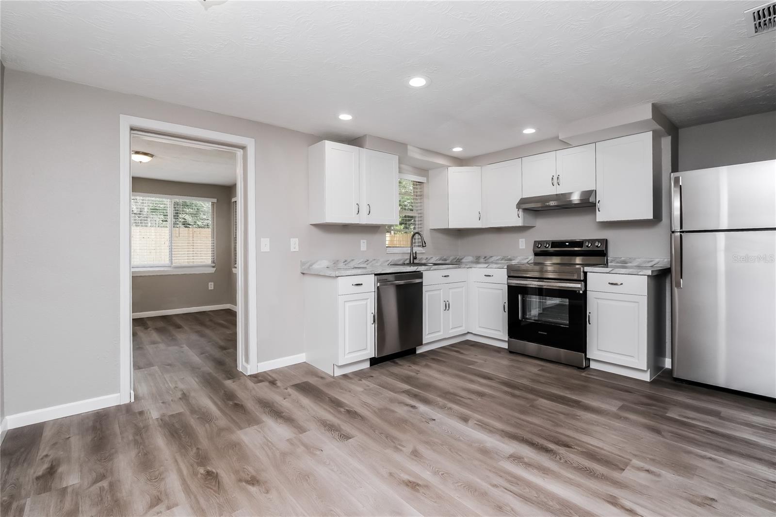 Image 4 of 16 For 7323 Cypress Grove Road 87