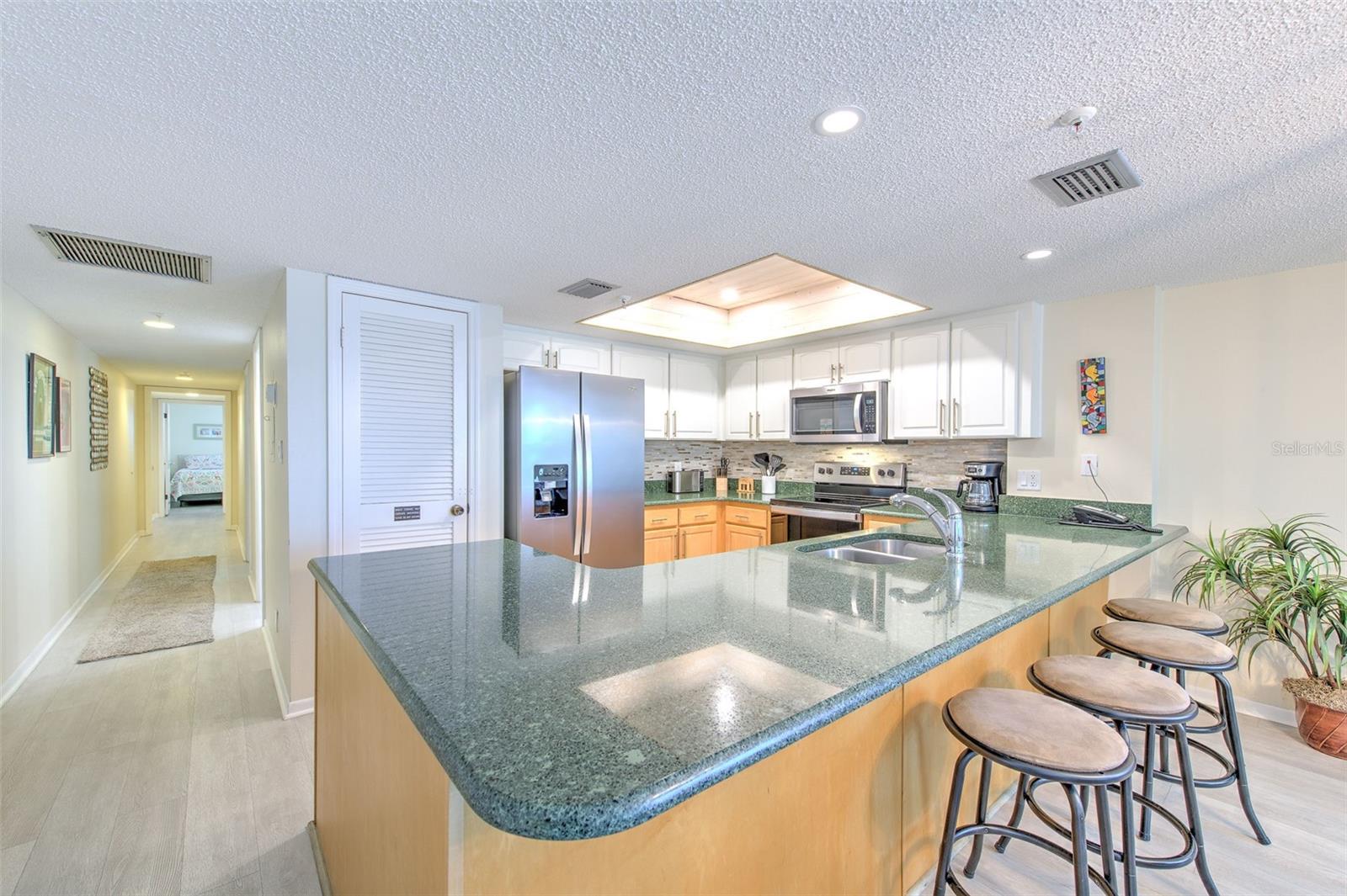 Image 15 of 35 For 17200 Gulf Boulevard 401