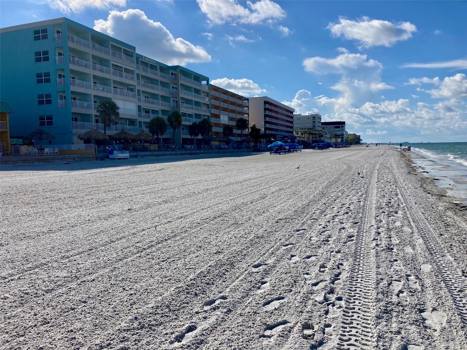 Image 2 of 35 For 17200 Gulf Boulevard 401