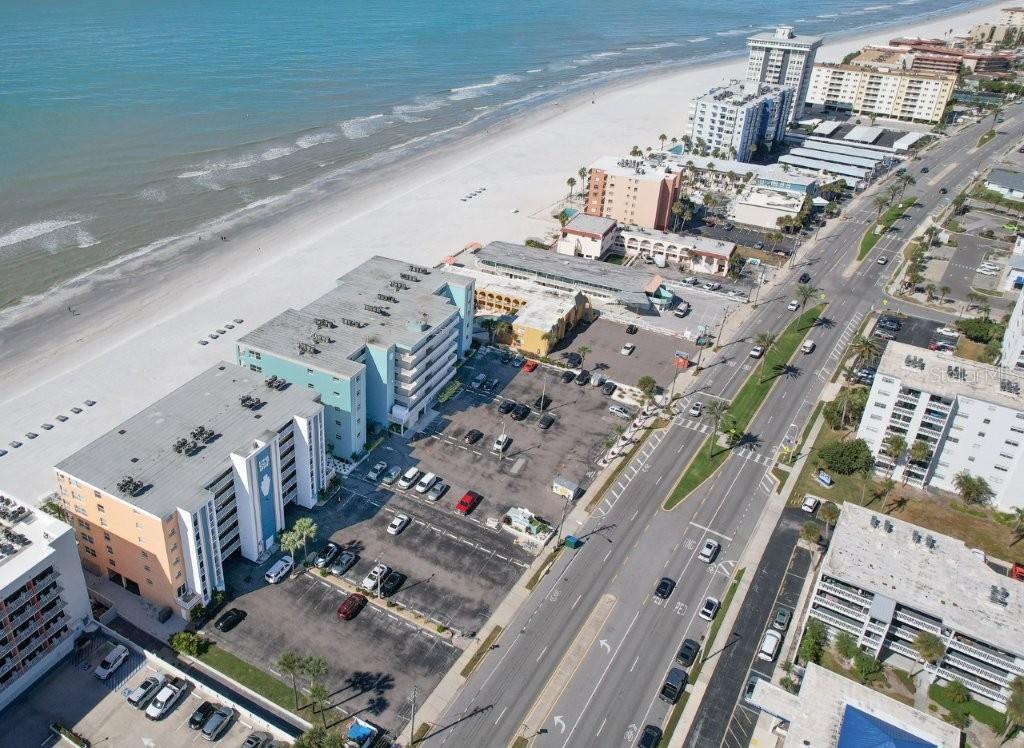 Image 54 of 70 For 17200 Gulf Boulevard 401