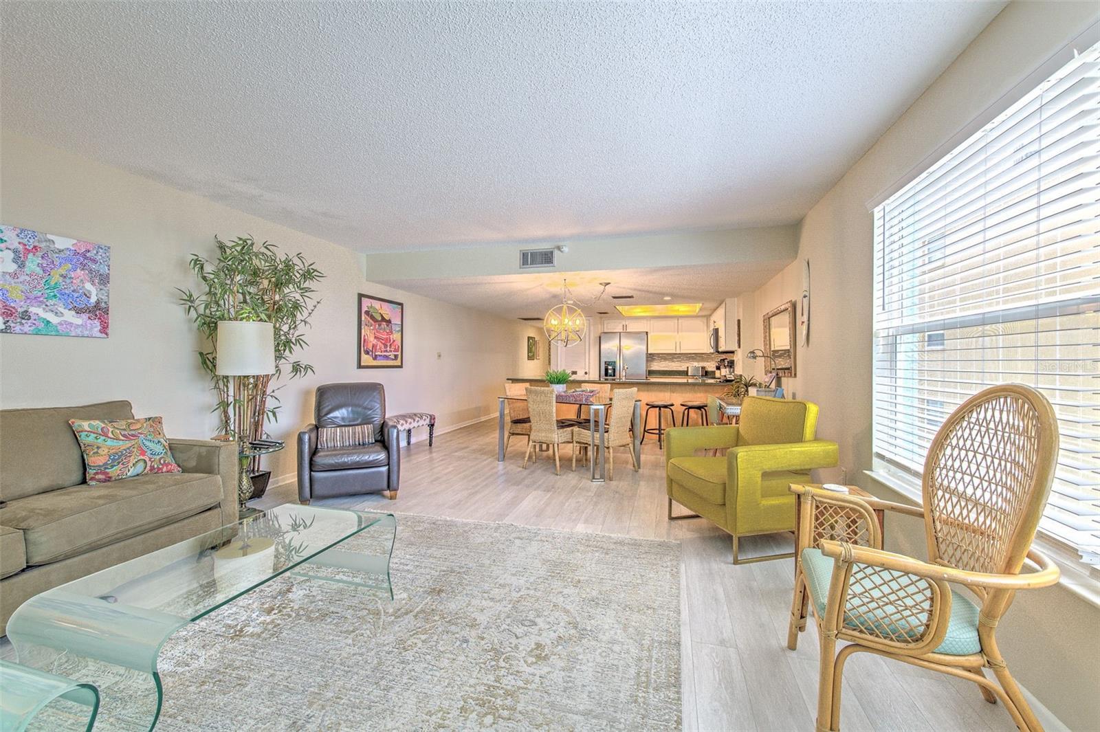 Image 6 of 35 For 17200 Gulf Boulevard 401