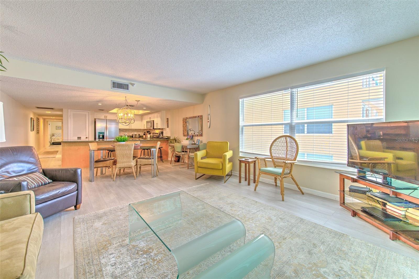 Image 7 of 35 For 17200 Gulf Boulevard 401