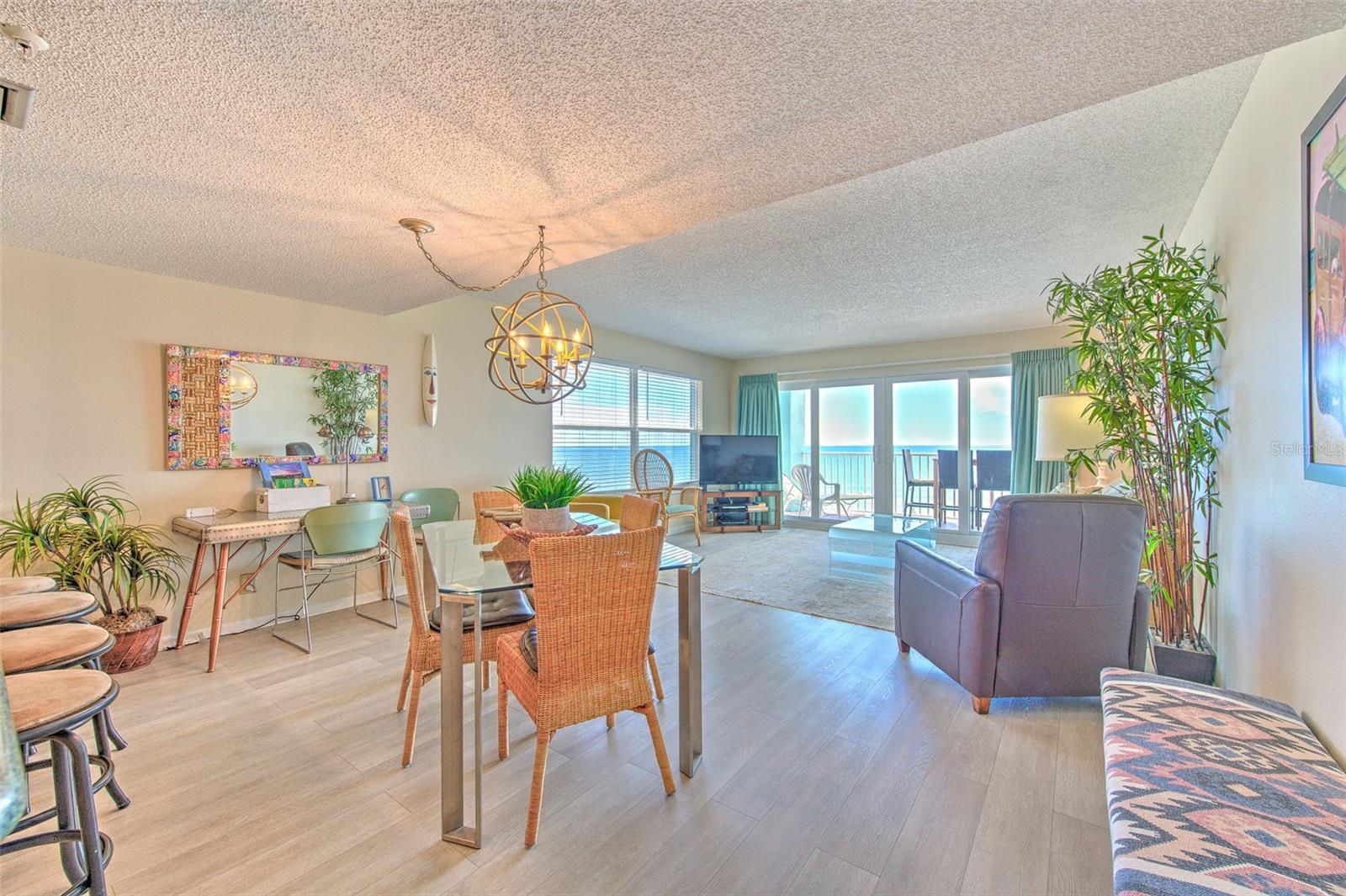 Image 9 of 35 For 17200 Gulf Boulevard 401