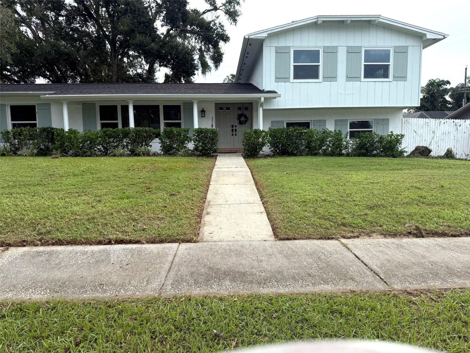 Listing photo id 0 for 502 Oakhurst Street