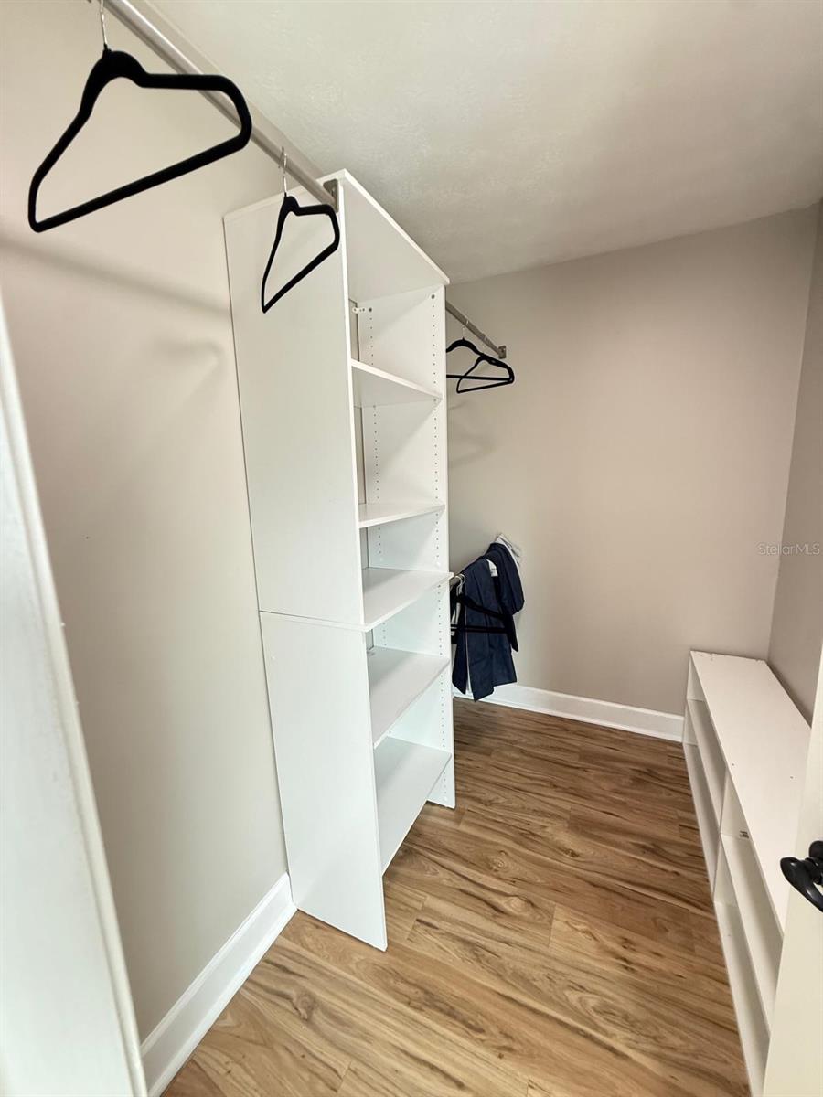 Listing photo id 28 for 502 Oakhurst Street