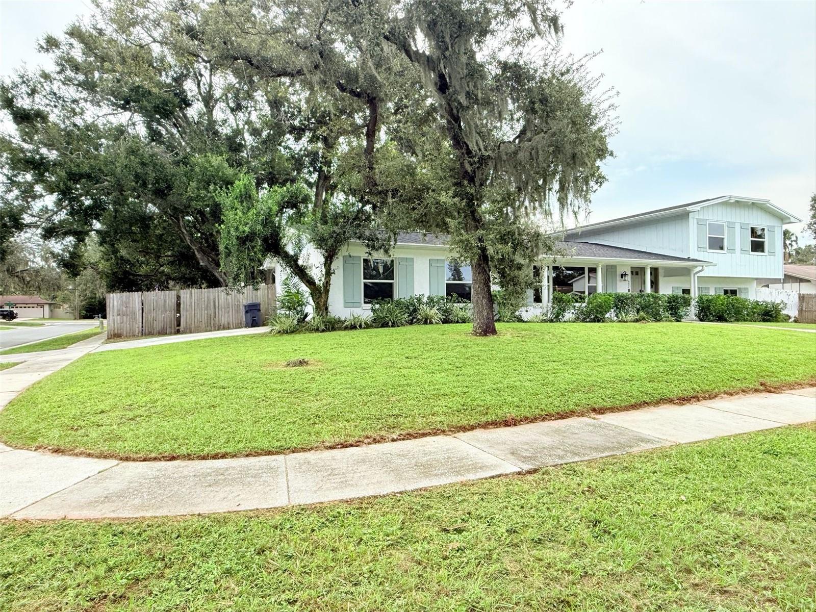 Listing photo id 32 for 502 Oakhurst Street