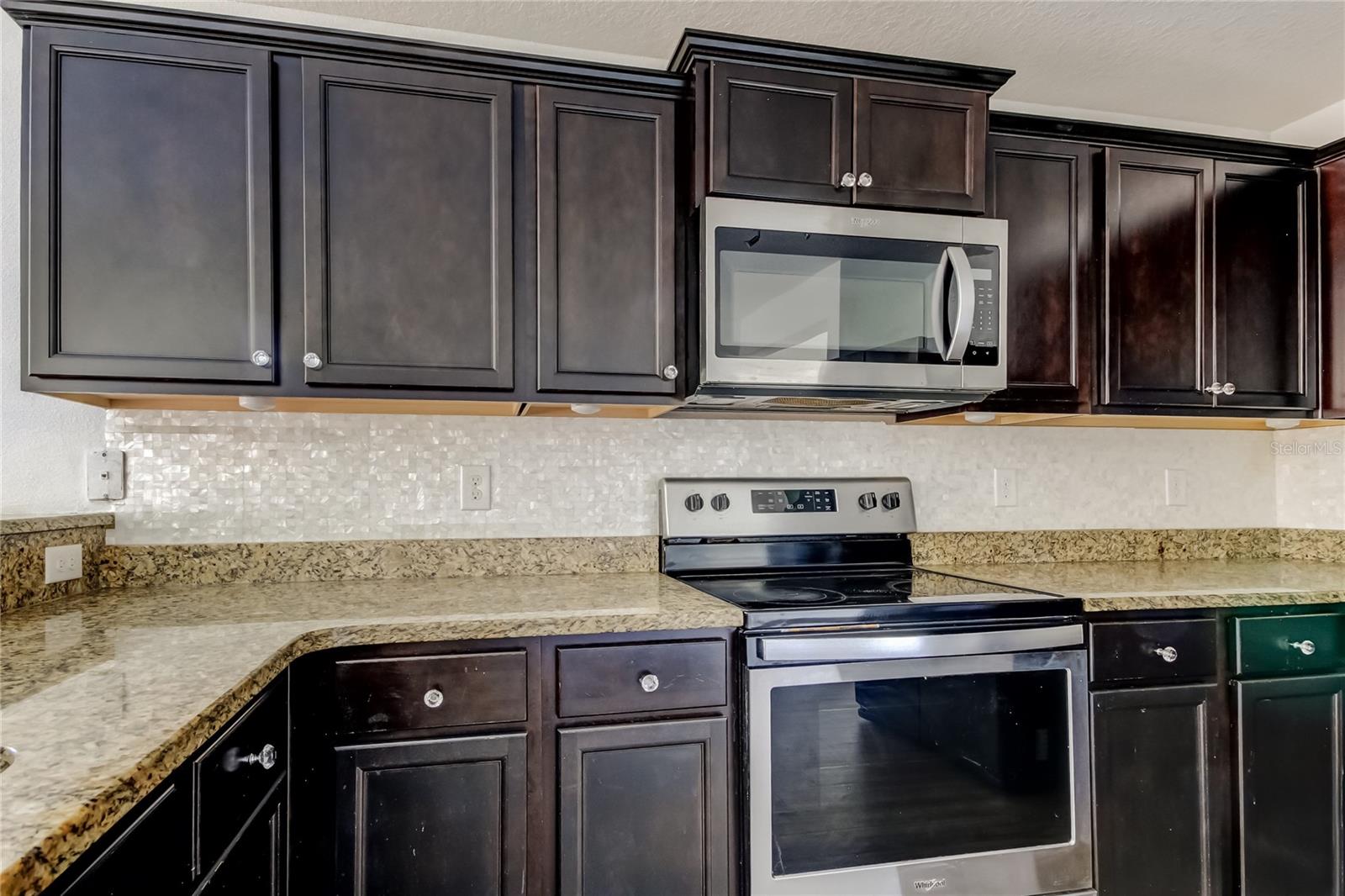 Image 17 of 56 For 1739 Chatham Green Circle