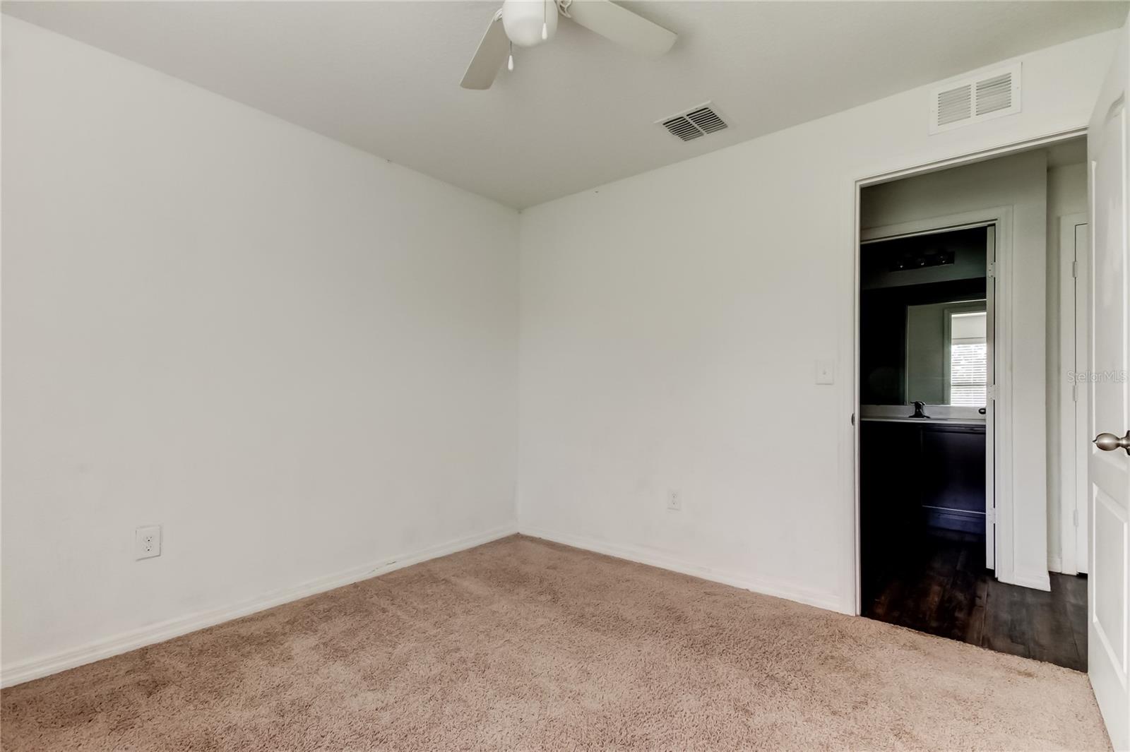 Image 37 of 56 For 1739 Chatham Green Circle