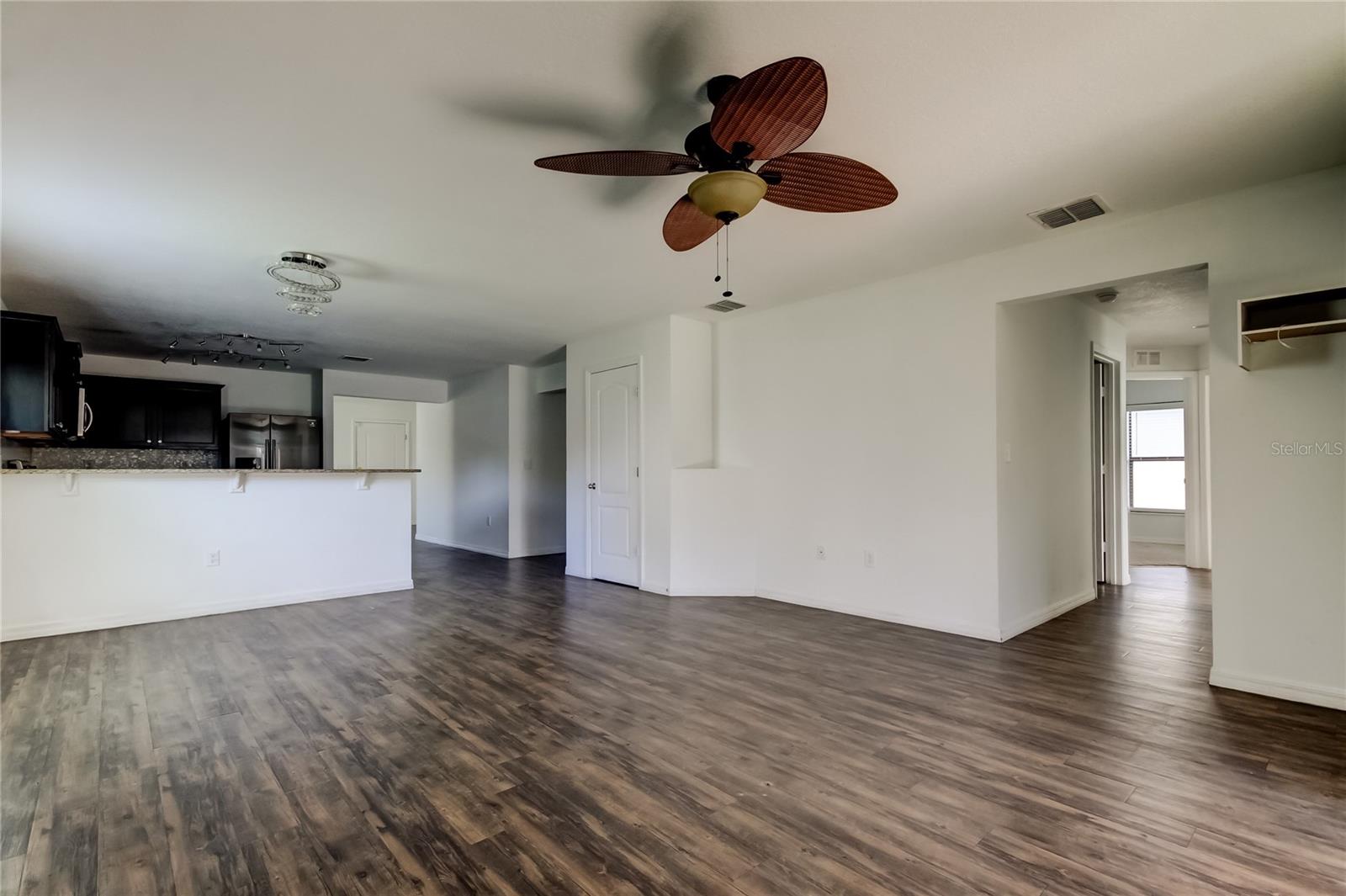 Image 4 of 56 For 1739 Chatham Green Circle