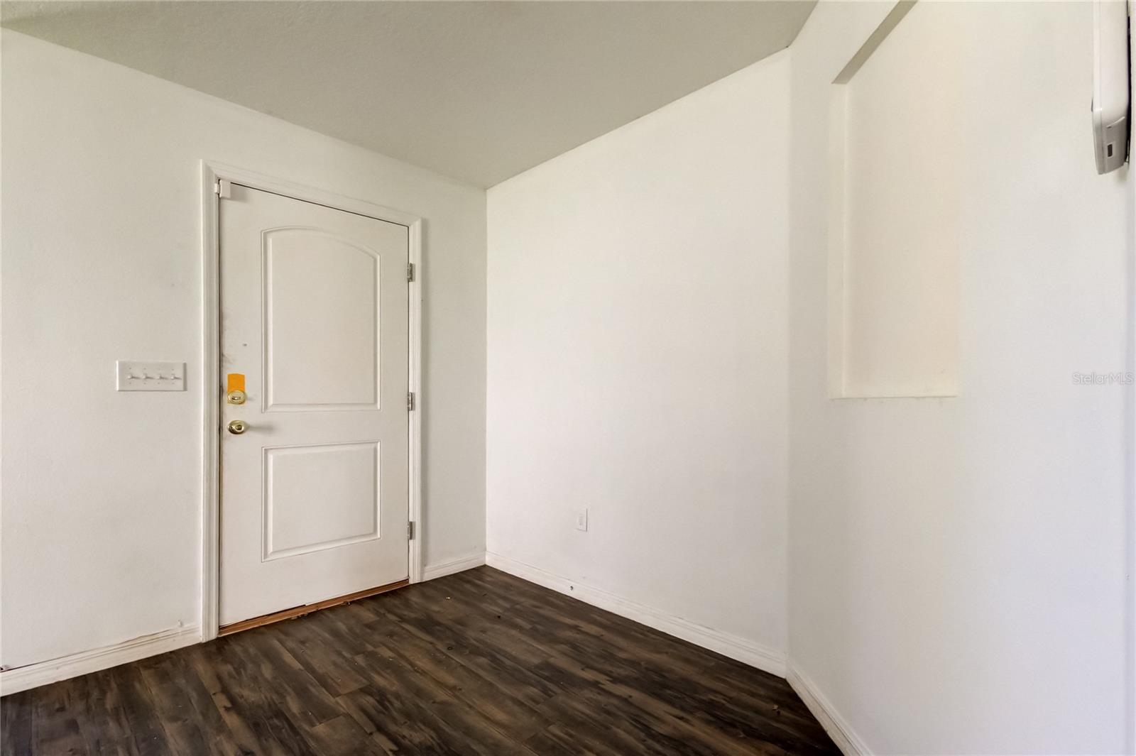 Image 7 of 56 For 1739 Chatham Green Circle