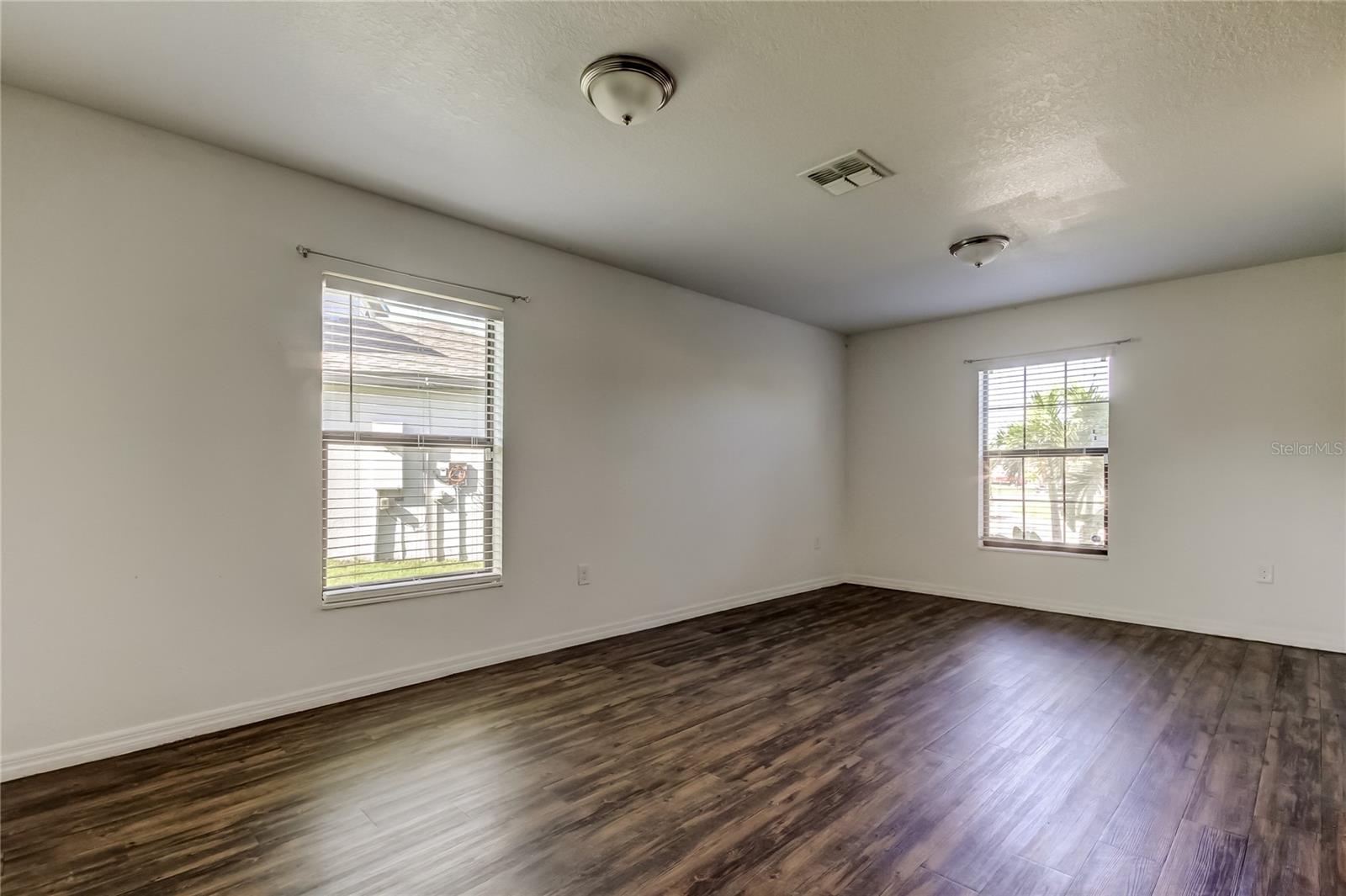 Image 8 of 56 For 1739 Chatham Green Circle