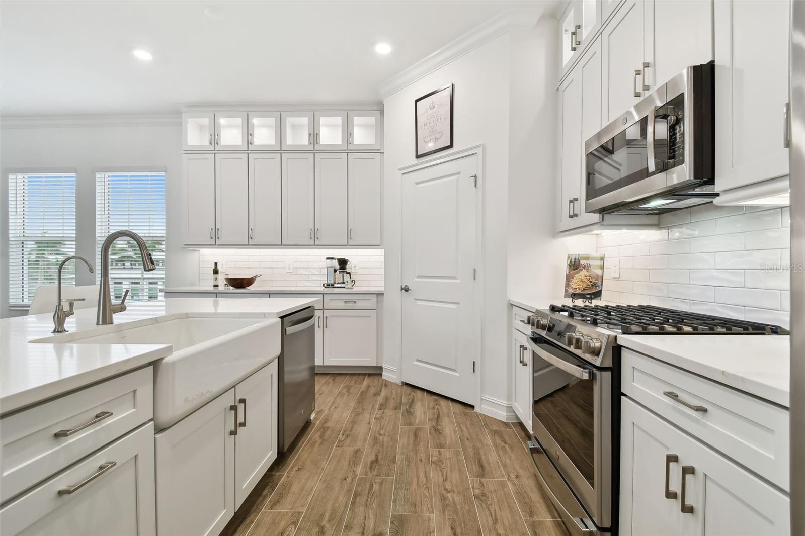 Listing photo id 14 for 3027 Bermuda Sloop Circle