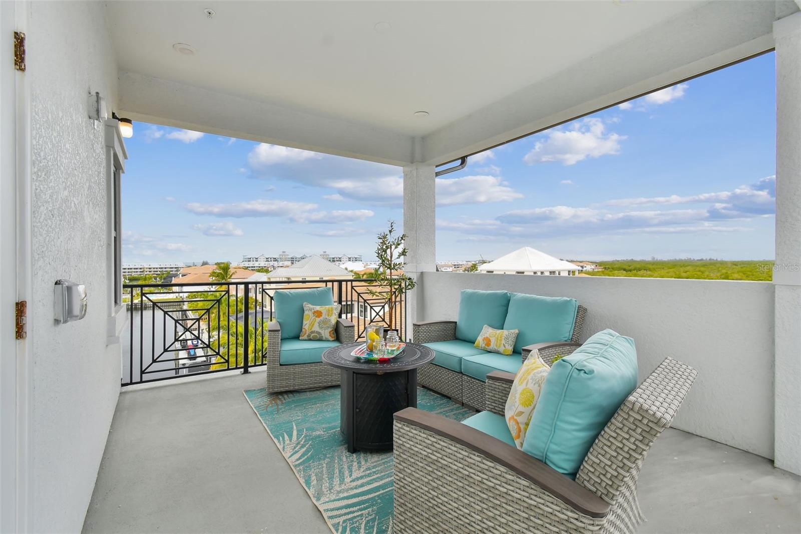 Listing photo id 28 for 3027 Bermuda Sloop Circle