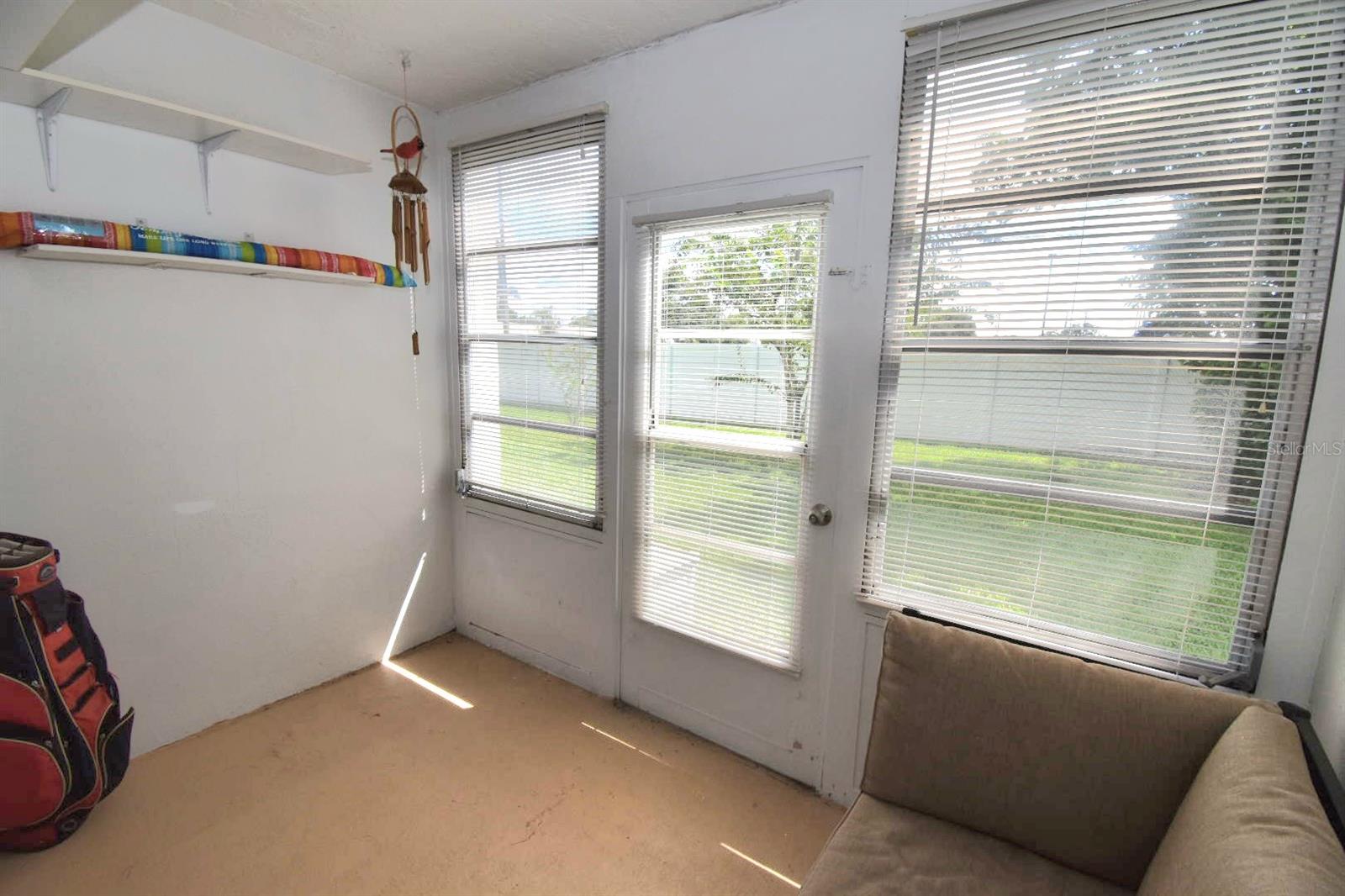 Image 10 of 30 For 952 Virginia Street 108