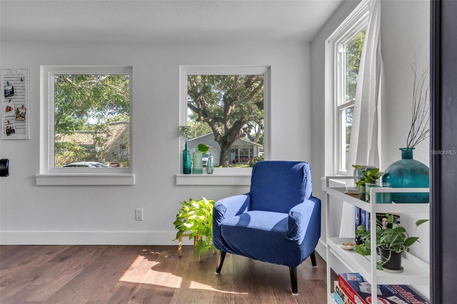 Image 7 of 33 For 916 47th Avenue N