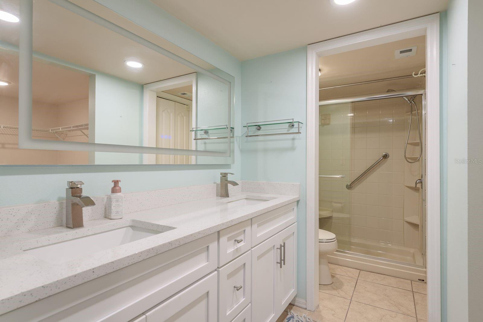Image 13 of 37 For 5557 Sea Forest Drive 314