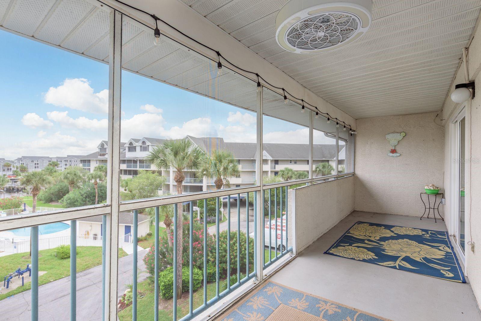 Image 20 of 37 For 5557 Sea Forest Drive 314