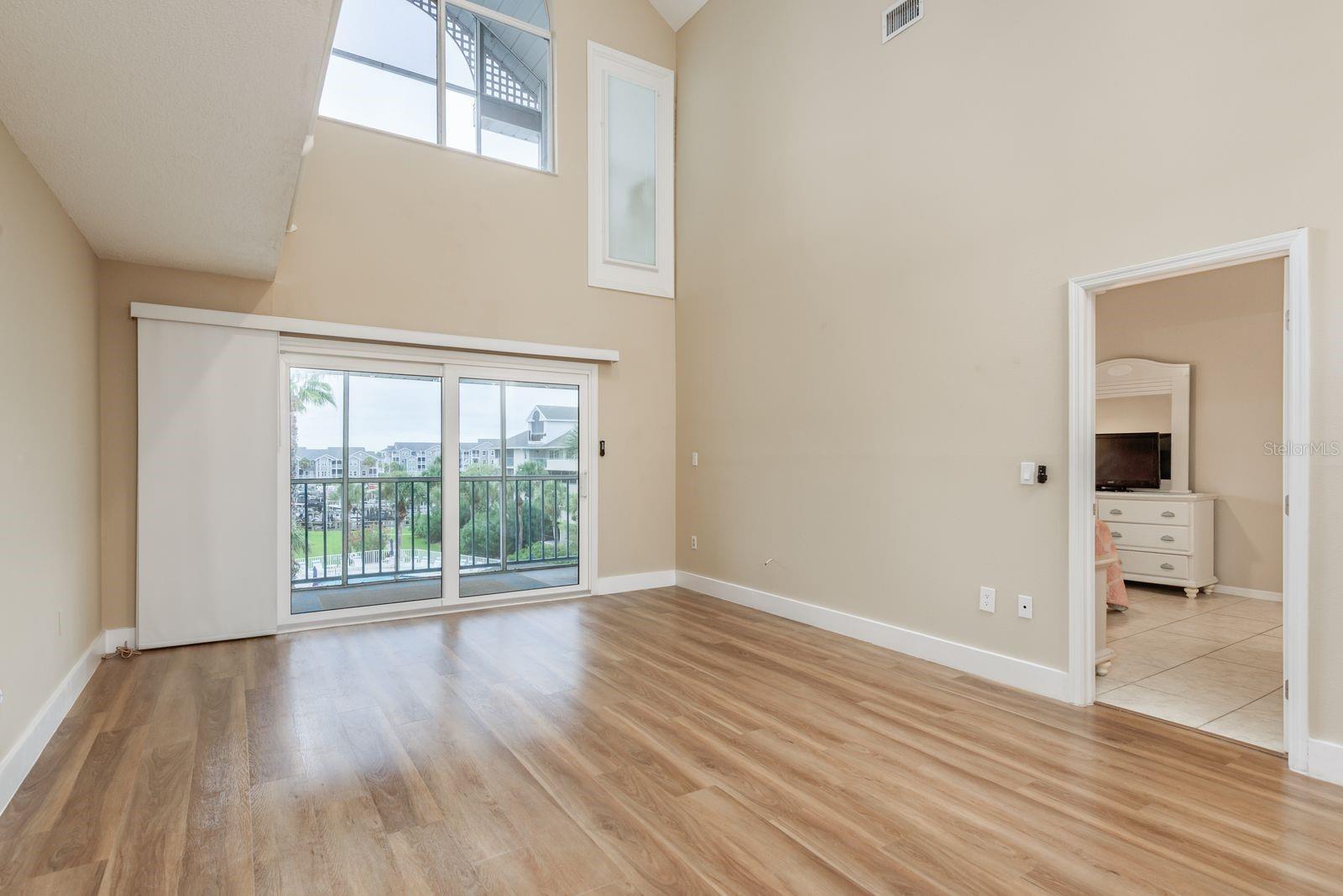 Image 6 of 37 For 5557 Sea Forest Drive 314