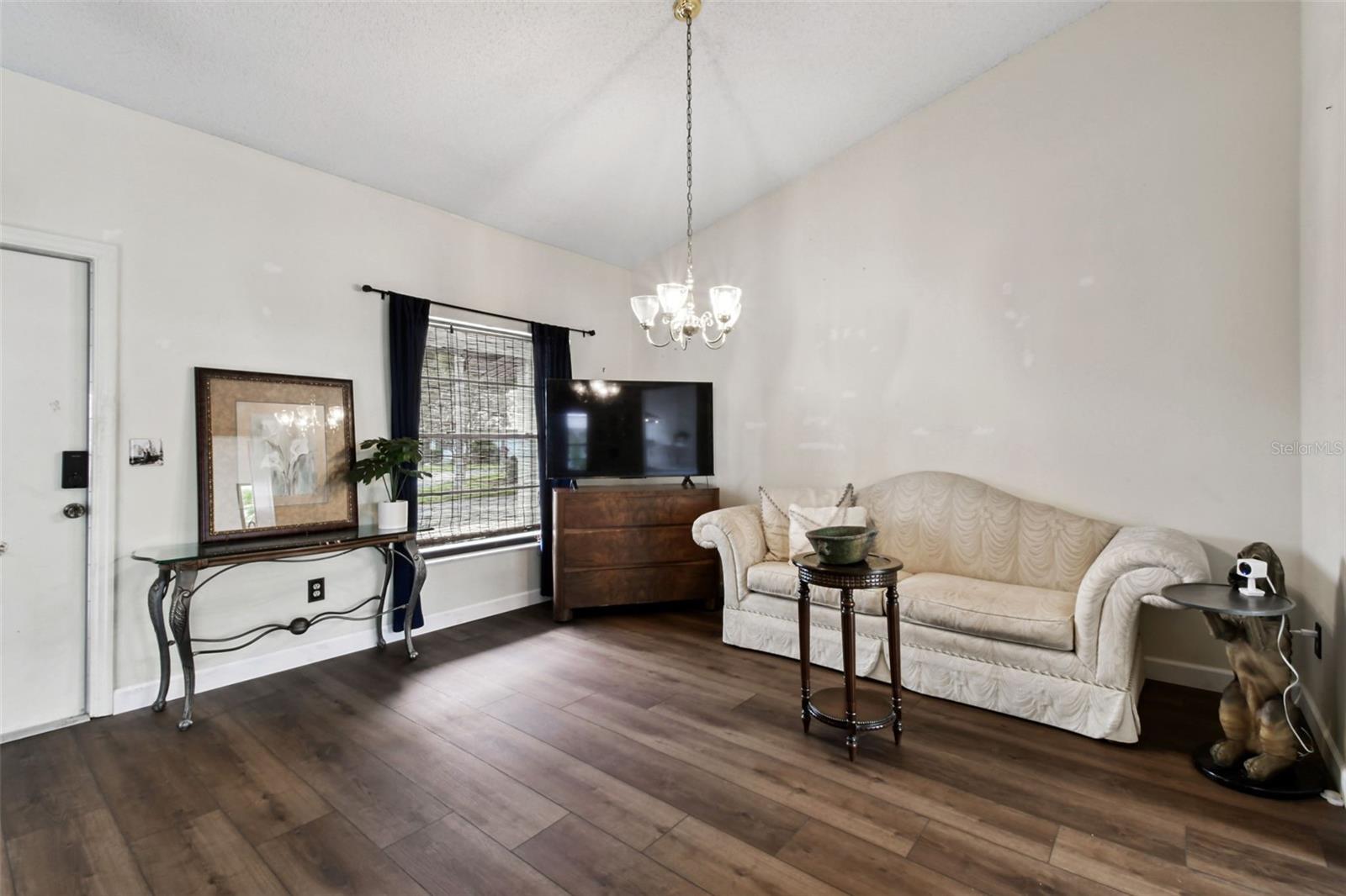 Image 9 of 82 For 1608 Comfy Court