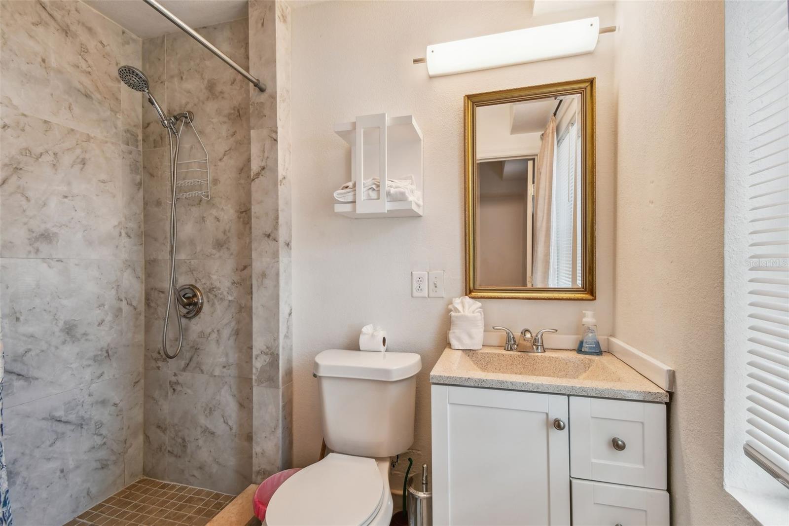 Image 10 of 14 For 1377 Washington Avenue 2