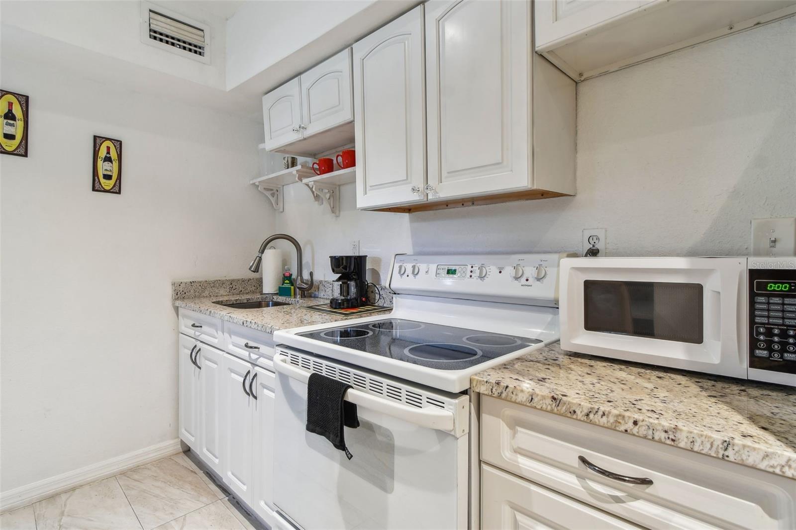 Image 4 of 14 For 1377 Washington Avenue 2