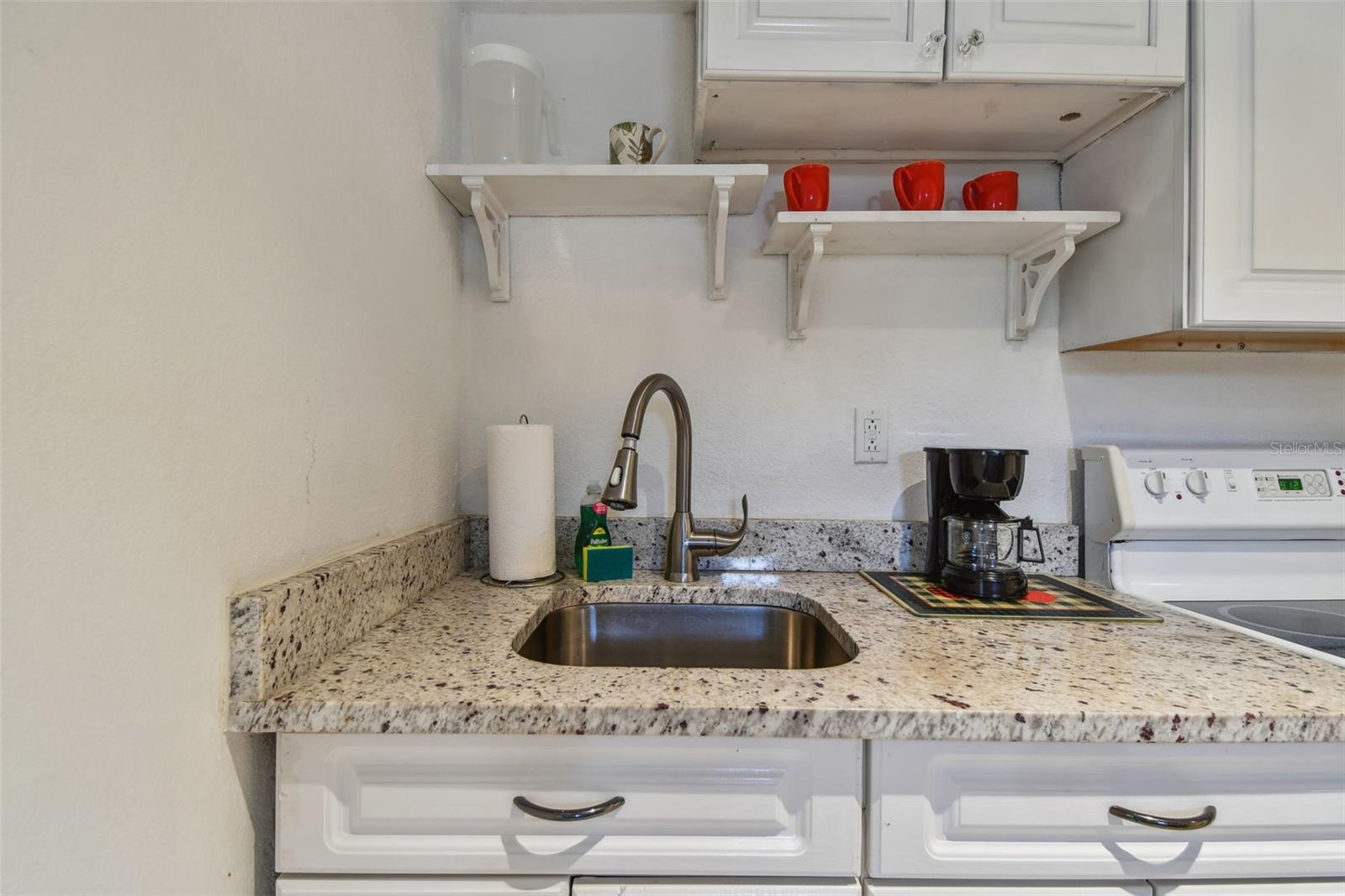 Image 5 of 14 For 1377 Washington Avenue 2