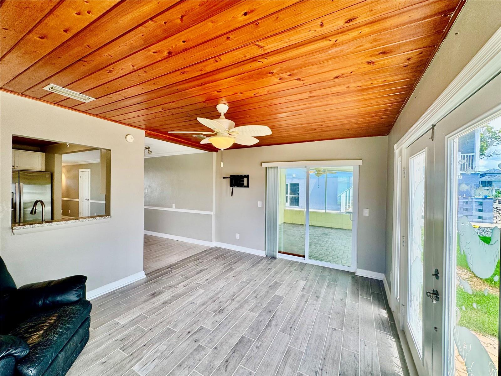 Image 10 of 67 For 7302 Hatteras Drive