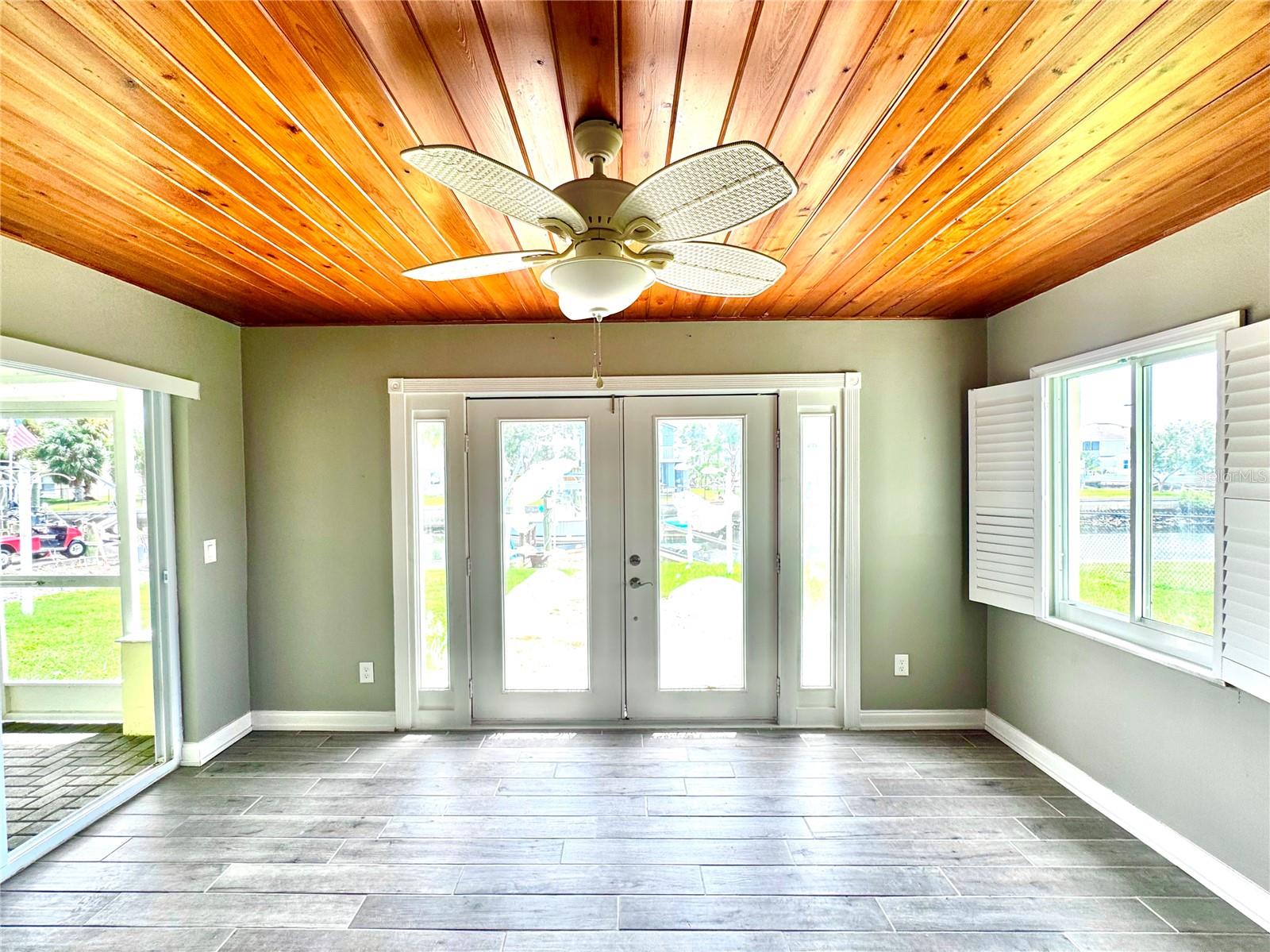 Image 12 of 67 For 7302 Hatteras Drive