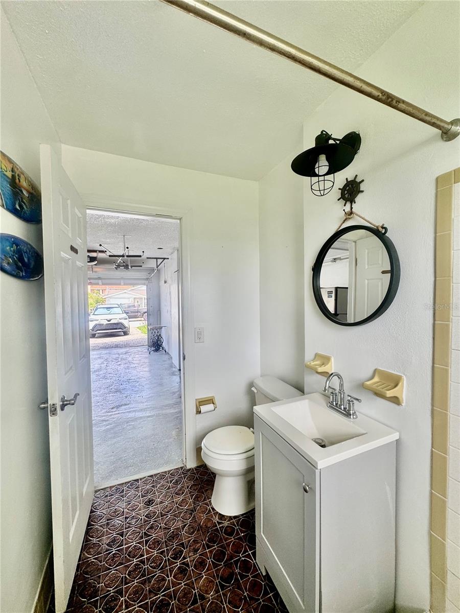 Image 22 of 67 For 7302 Hatteras Drive