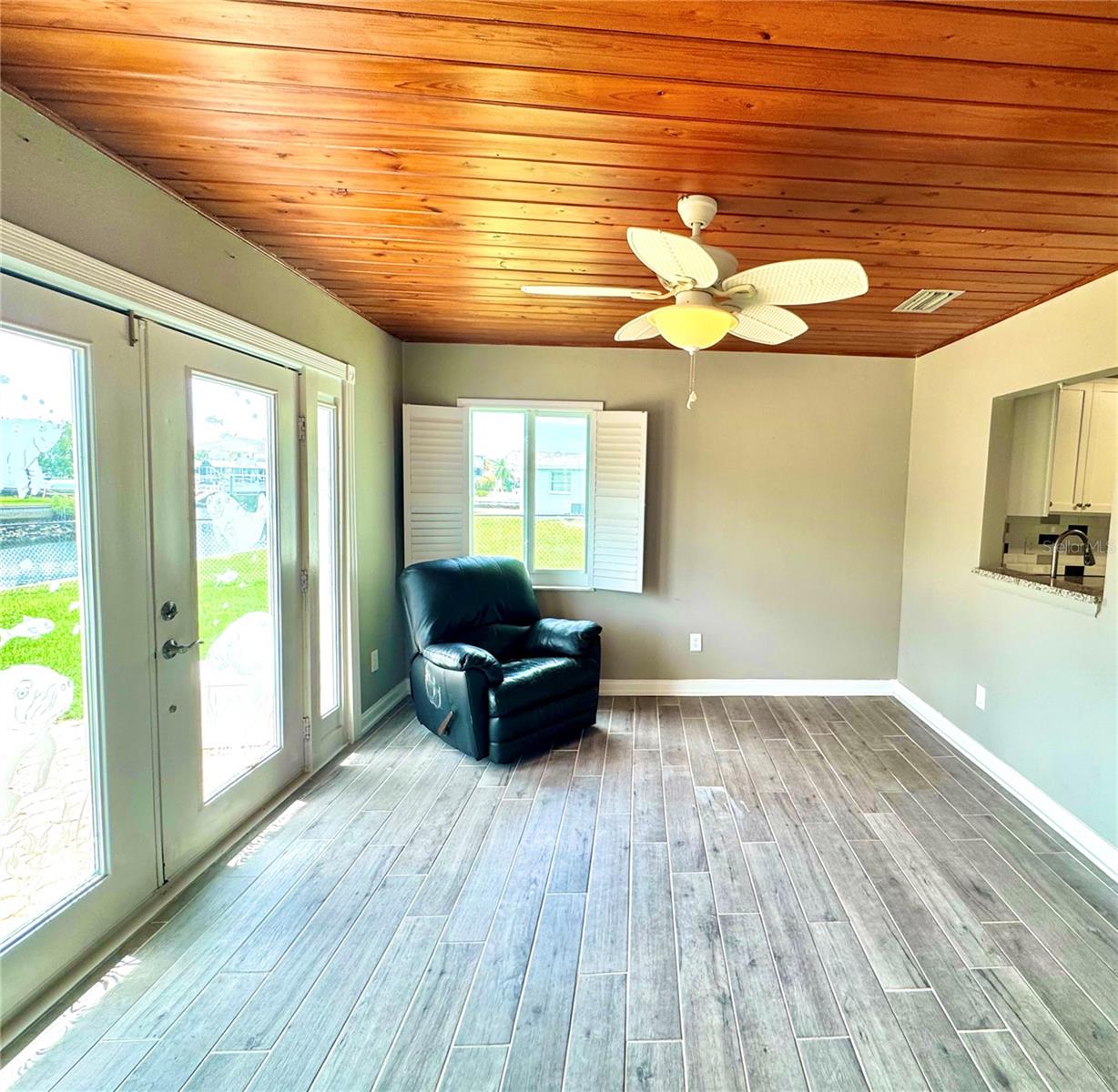 Image 26 of 67 For 7302 Hatteras Drive