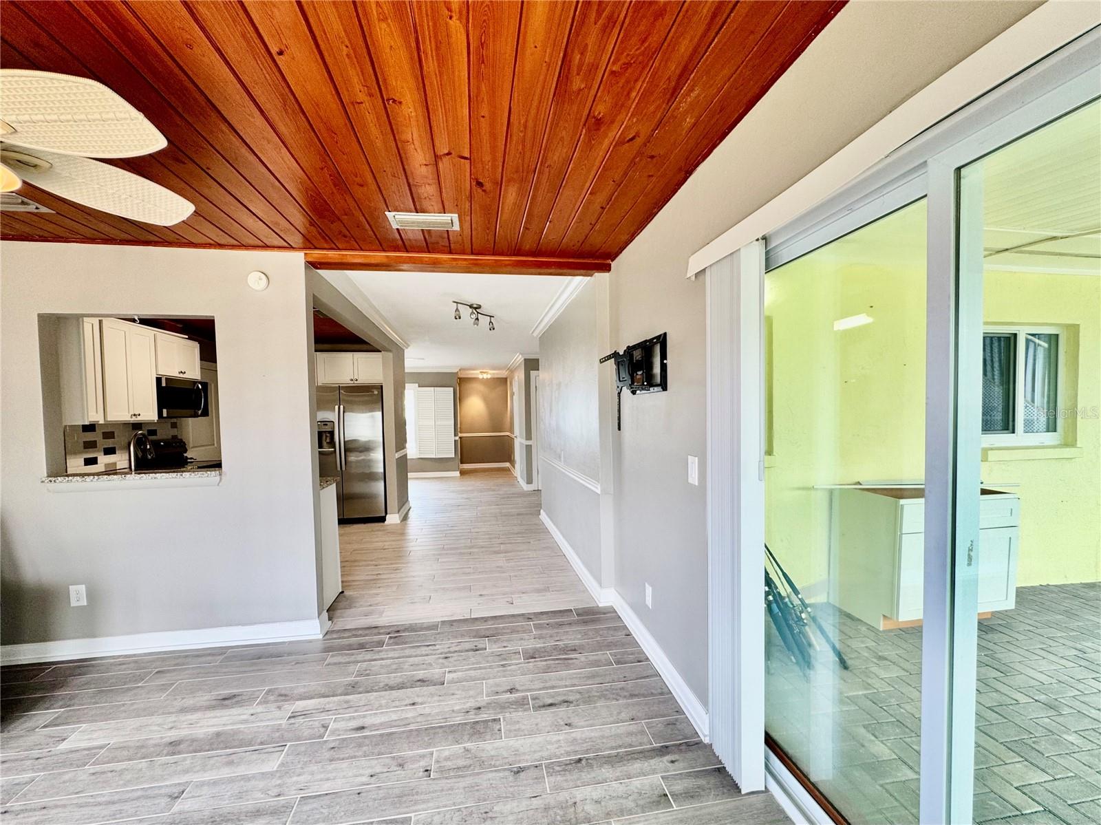 Image 27 of 67 For 7302 Hatteras Drive