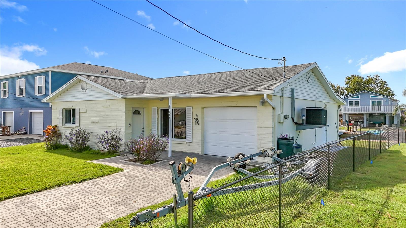 Image 38 of 67 For 7302 Hatteras Drive