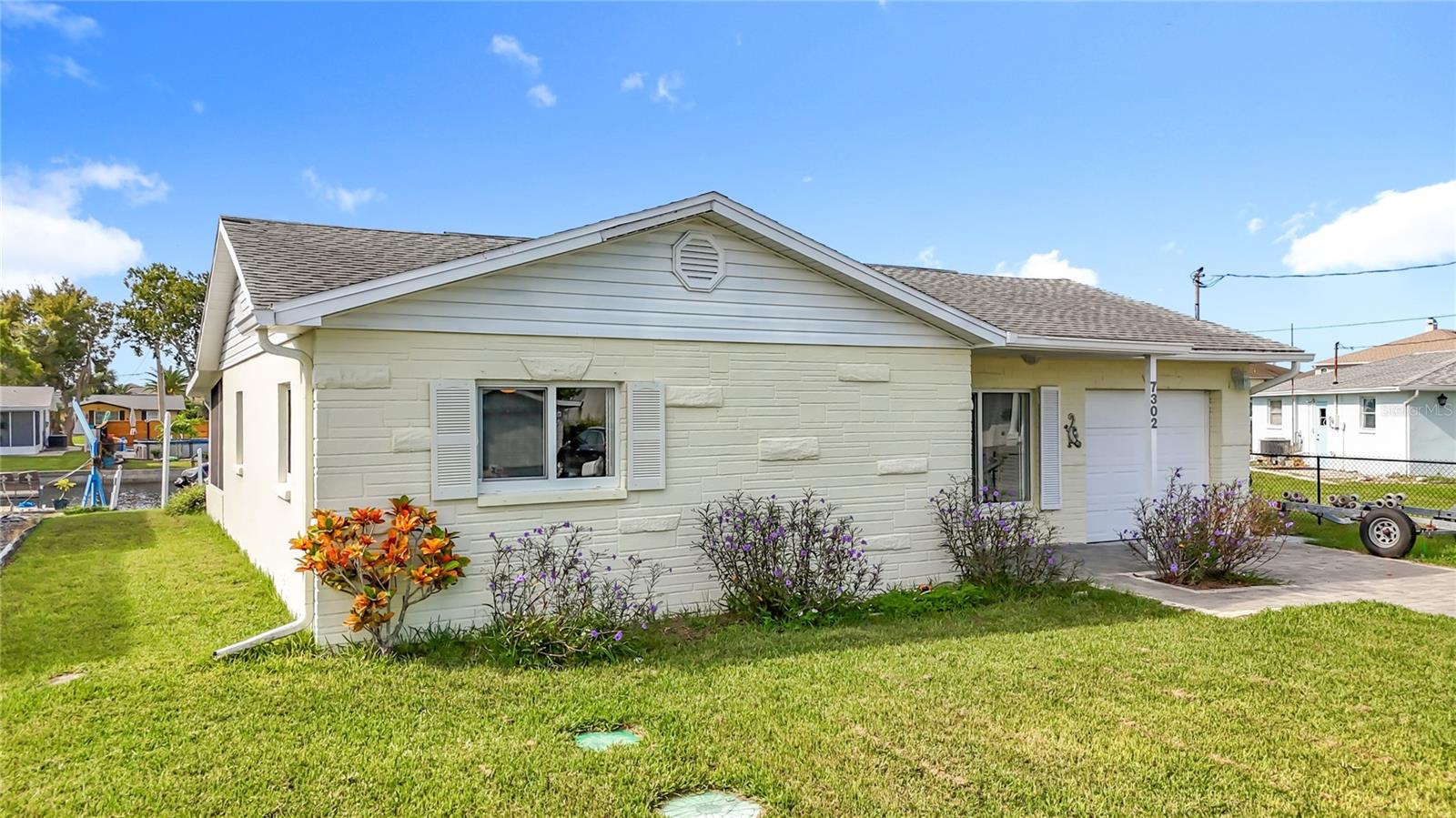 Image 39 of 67 For 7302 Hatteras Drive