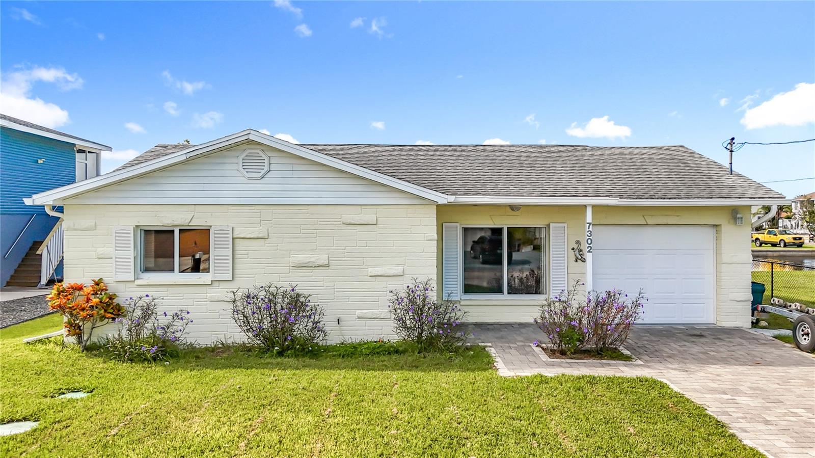 Image 40 of 67 For 7302 Hatteras Drive