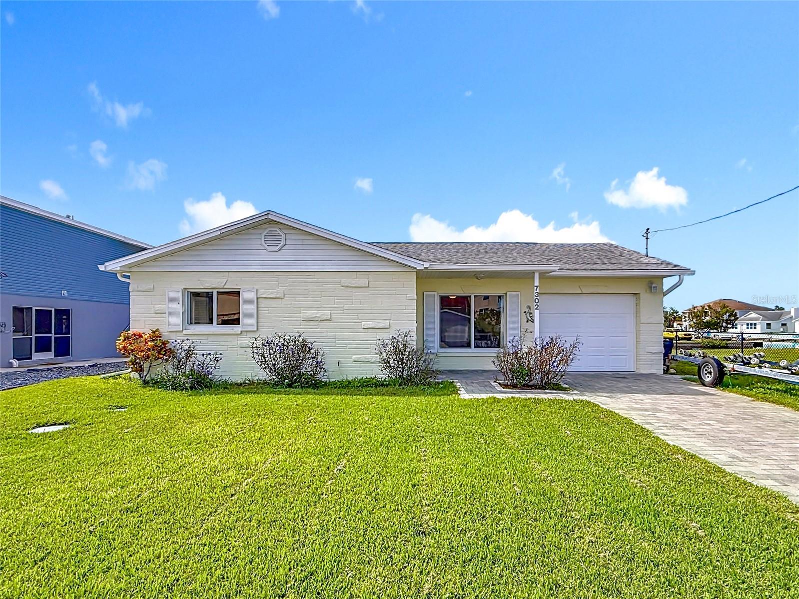 Image 43 of 67 For 7302 Hatteras Drive