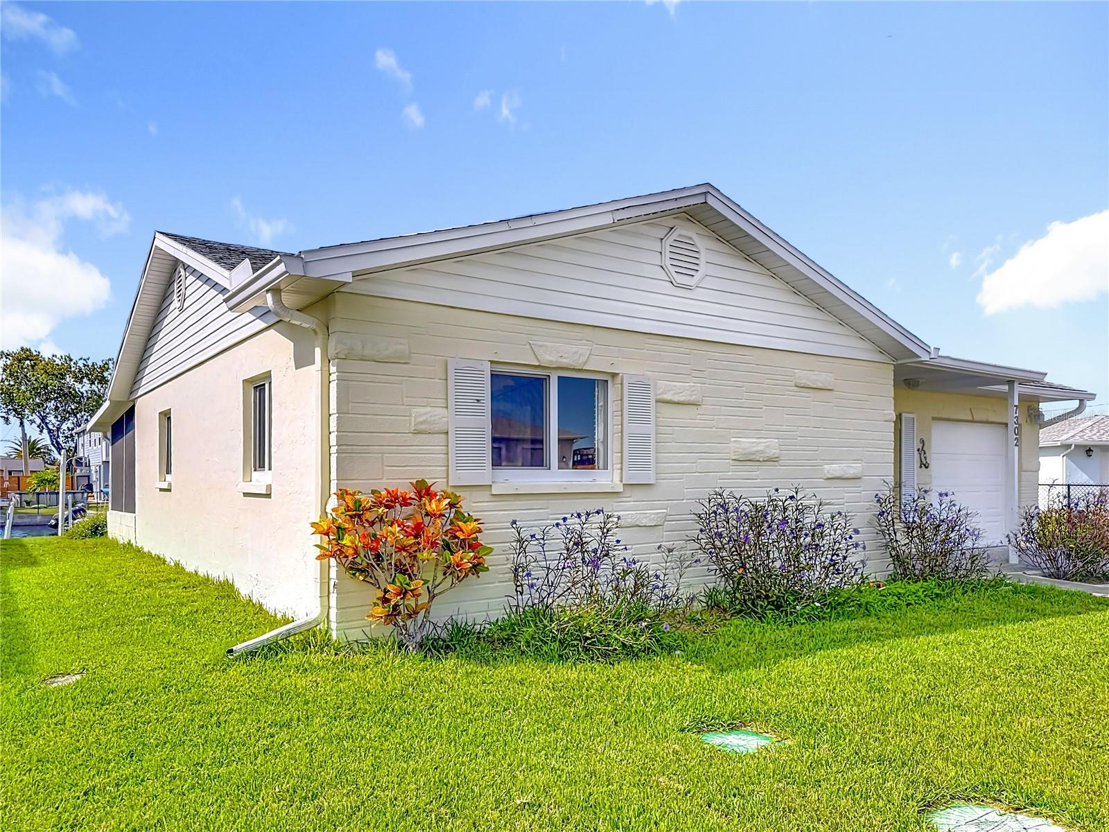 Image 46 of 67 For 7302 Hatteras Drive