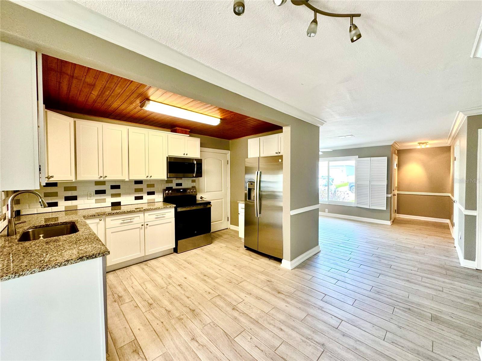 Image 8 of 67 For 7302 Hatteras Drive