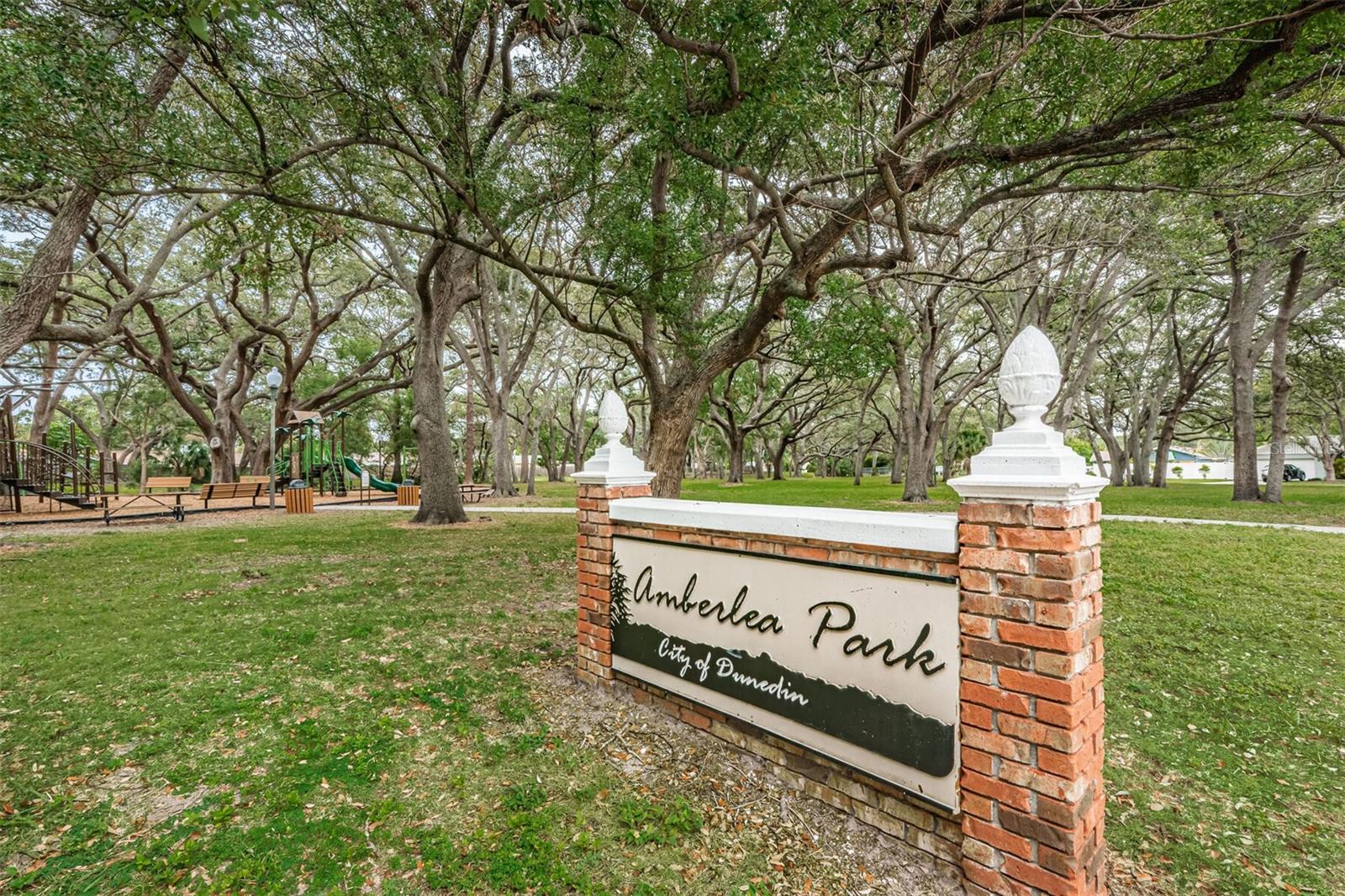 Image 22 of 29 For 1600 Dale Circle W