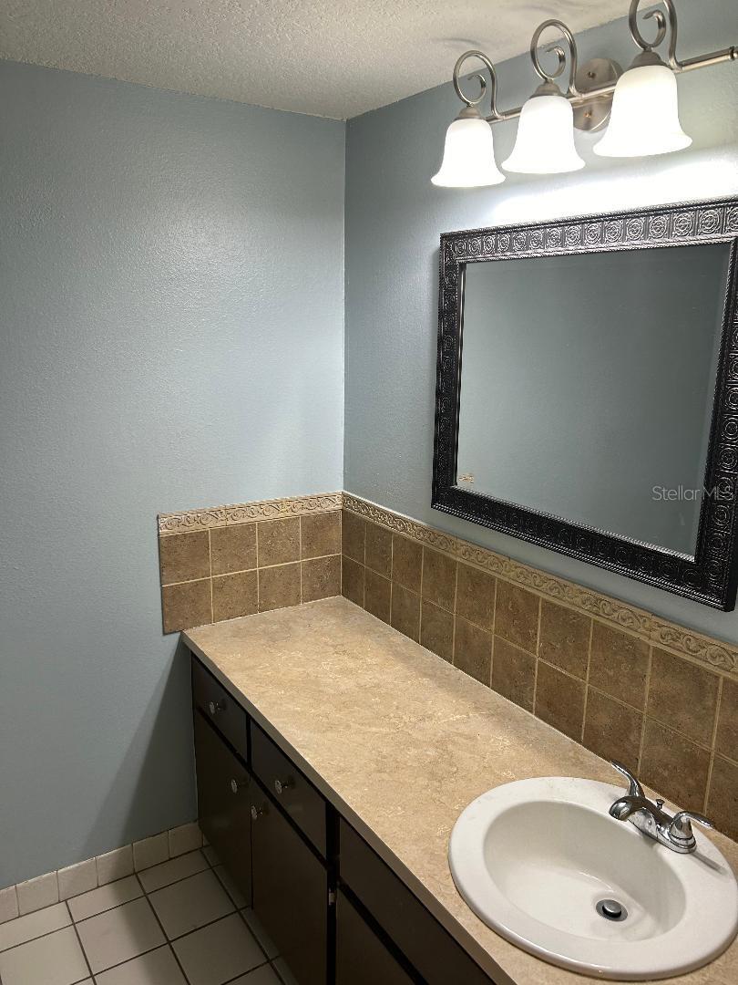 Image 12 of 19 For 8602 Lincolnshire Drive