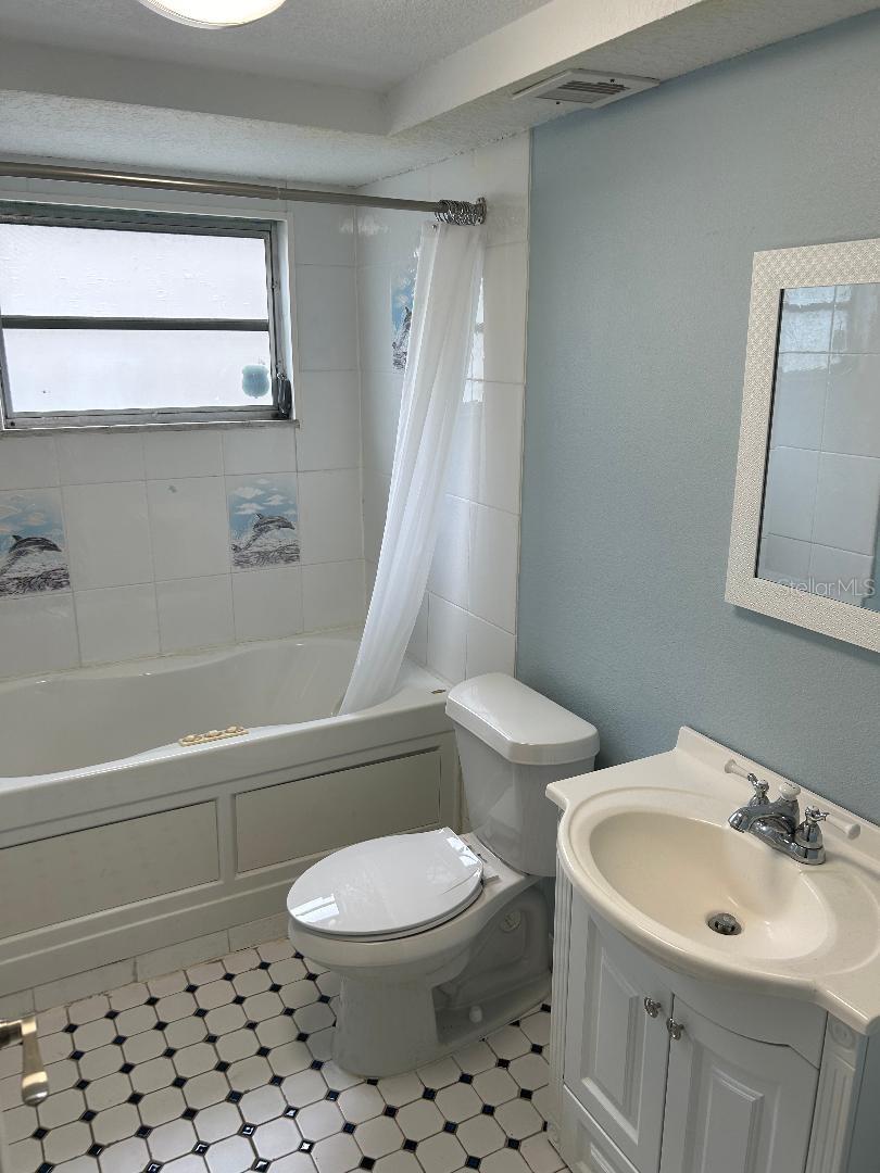 Image 15 of 19 For 8602 Lincolnshire Drive