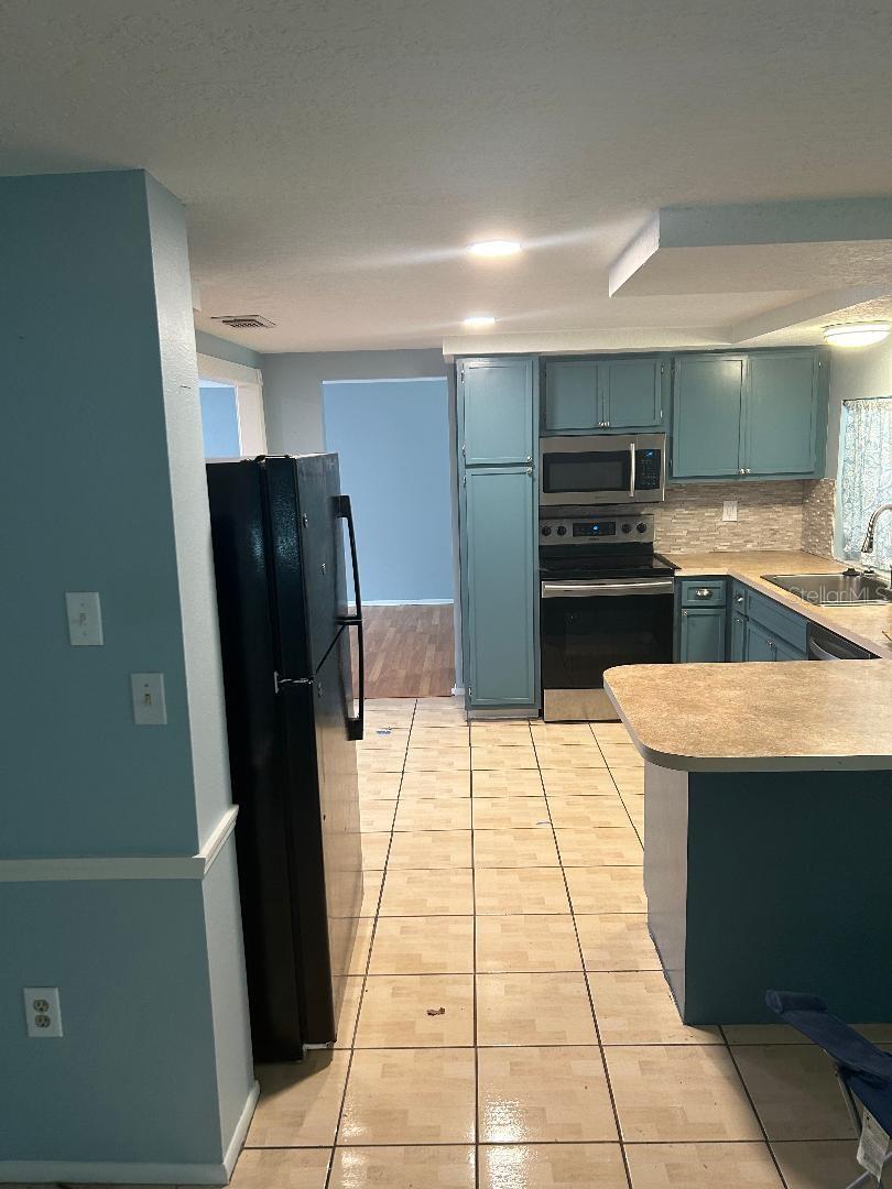 Image 4 of 19 For 8602 Lincolnshire Drive