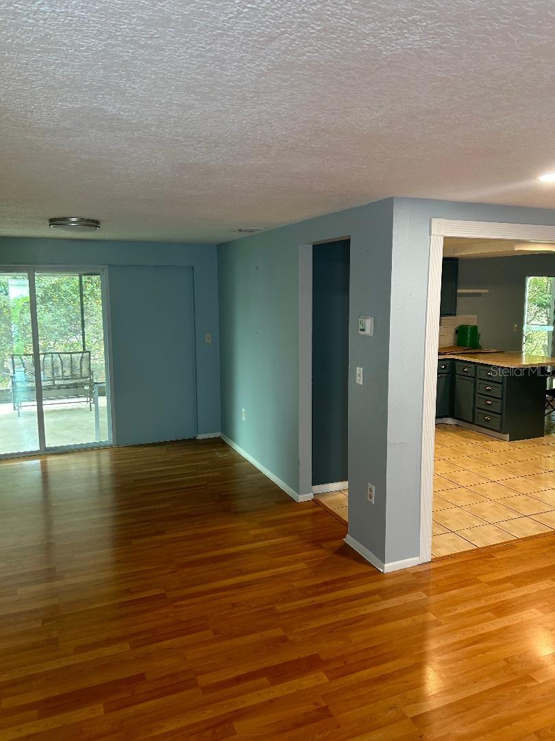 Image 6 of 19 For 8602 Lincolnshire Drive