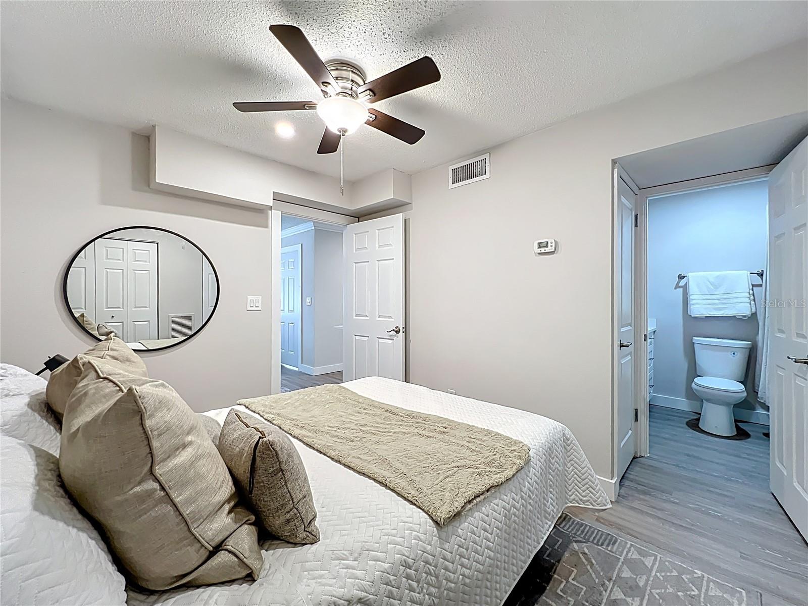 Image 13 of 20 For 250 Rosery Road Nw 202